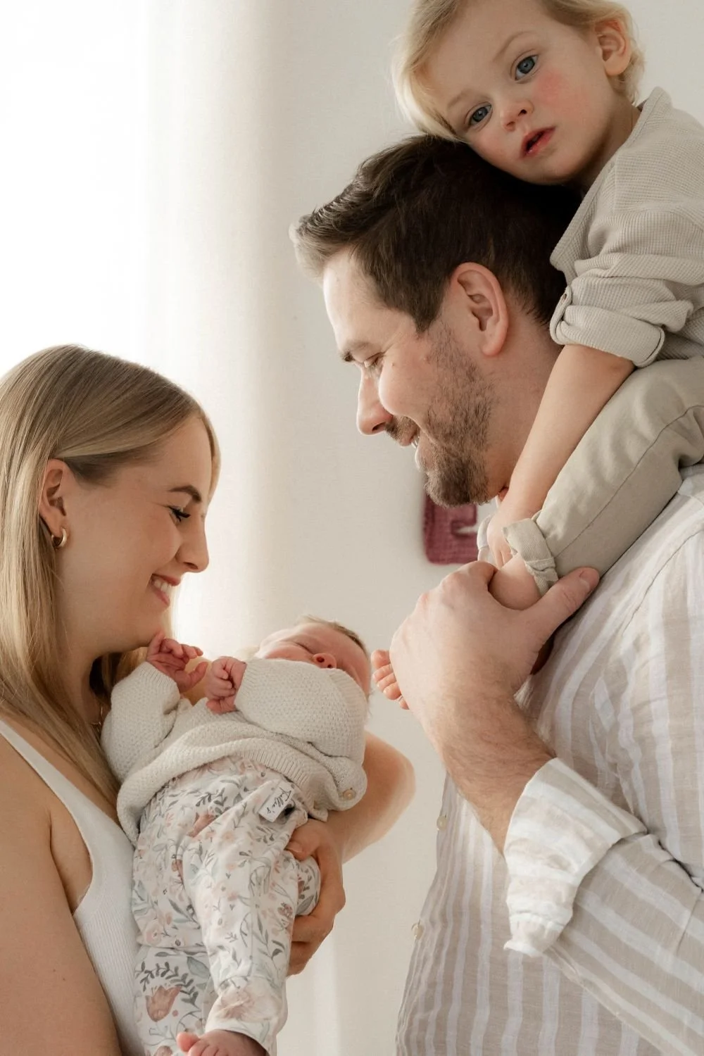 Homestory+Newbornfotografie+Familienfotografie+Fotografie+Familienshooting+Fotografin+Familie+Braunschweig+Wolfenbüttel+Vechelde+Peine+Hildesheim+Niedersachsen (2 von 13) (4).JPG