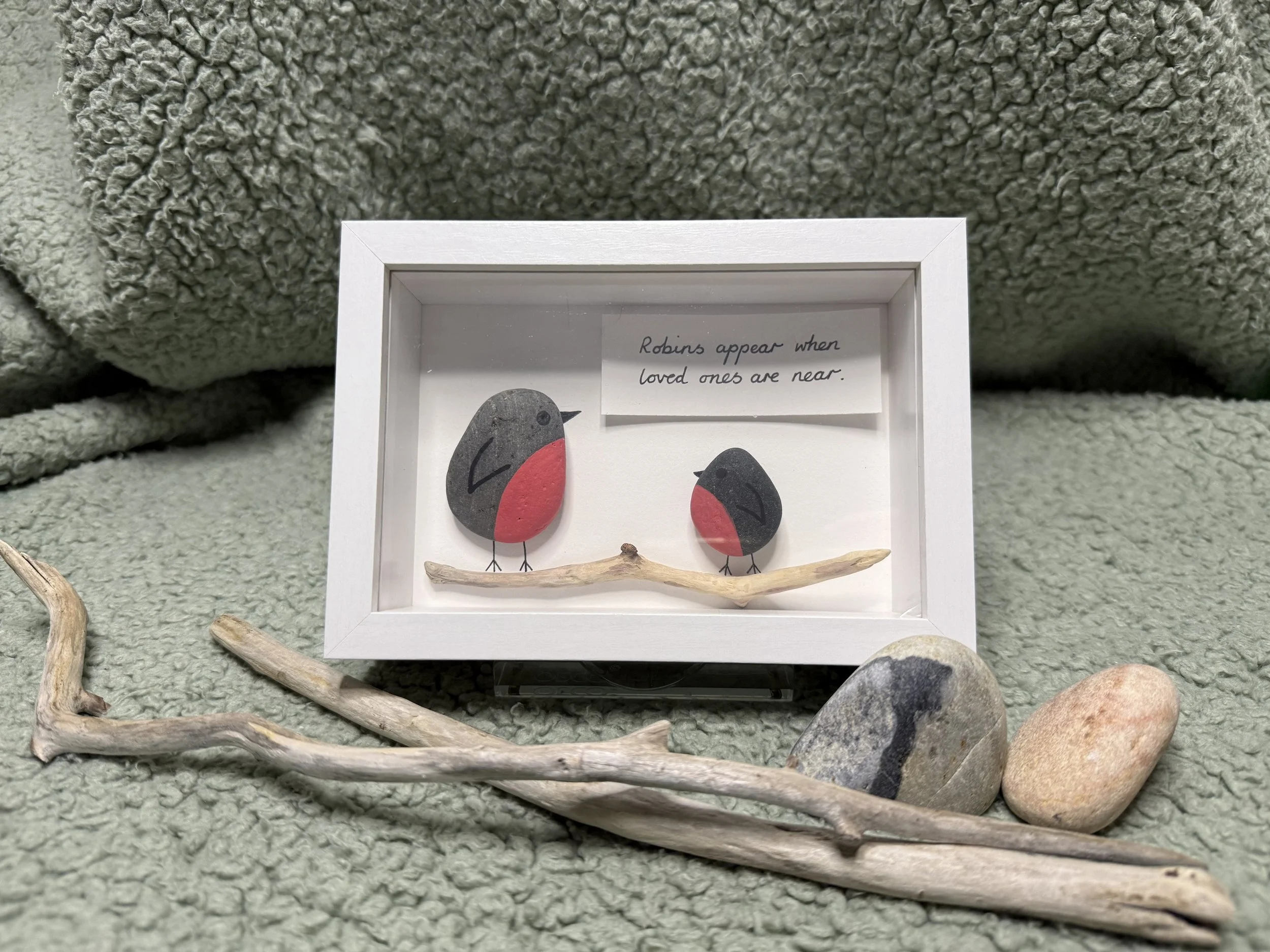 Pebble Robin Keepsake (SOLD)