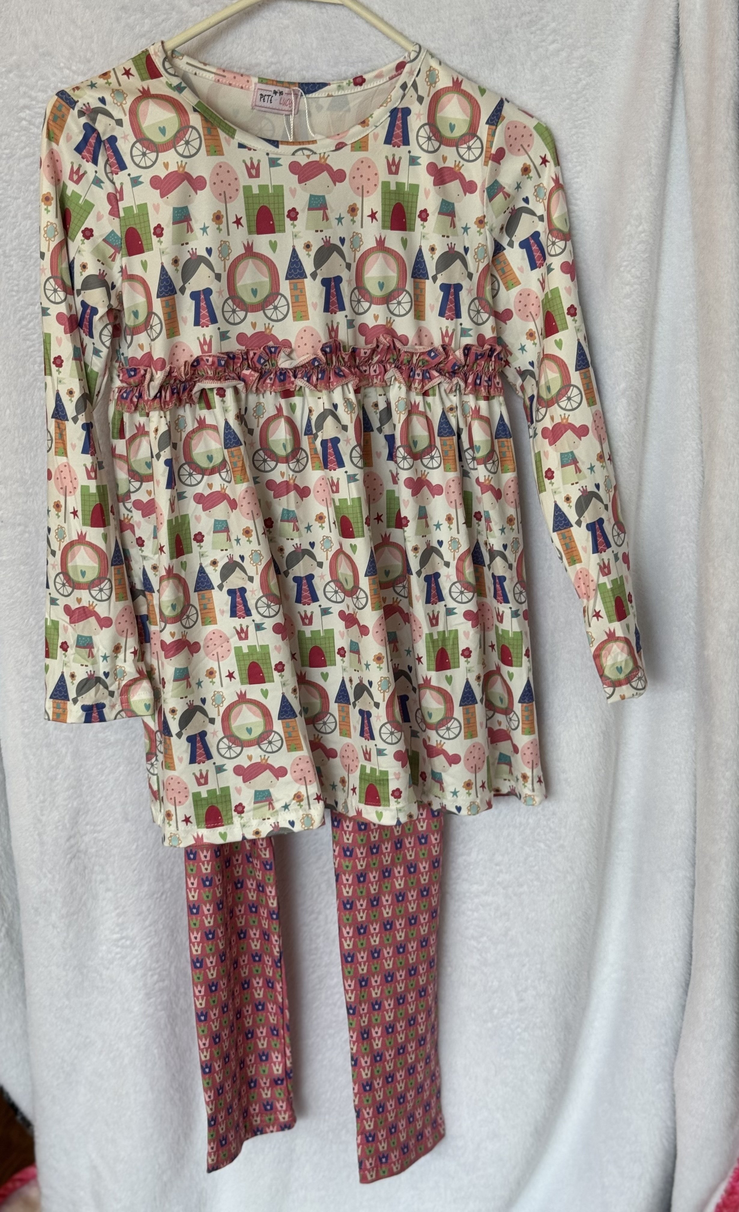 PRINCESS CARRIAGES SHIRT AND LEGGING SET SIZE 10/12