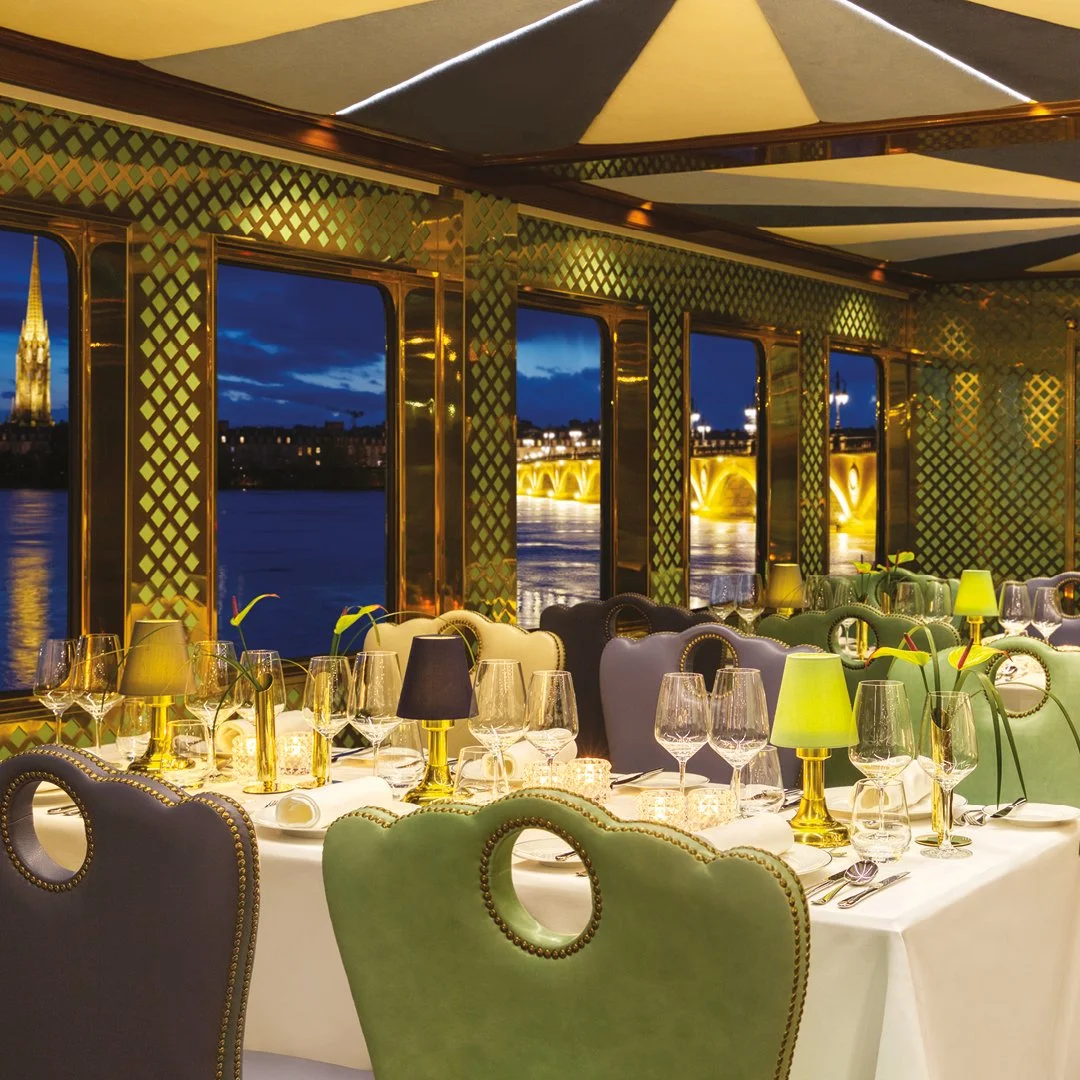 Uni Bon Voyage dining1.jpg