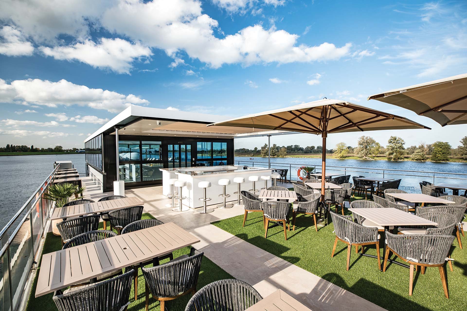 Tauck ms Andorinha Restaurant deck.jpeg