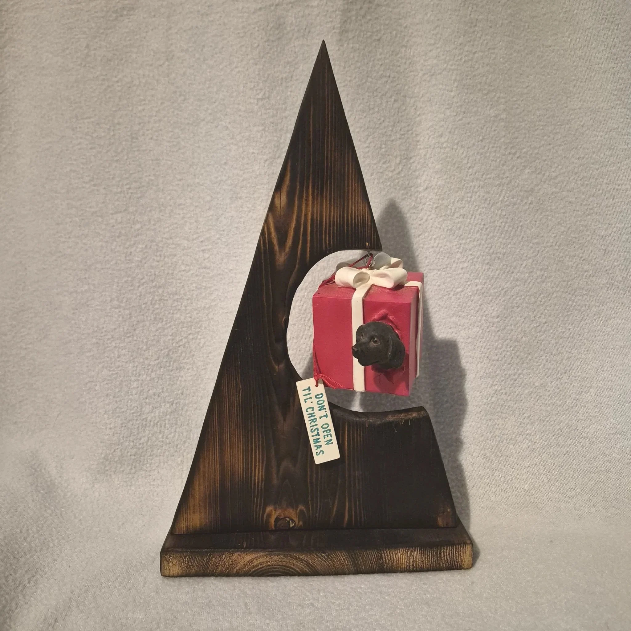 Triangular Christmas Tree w Ornament