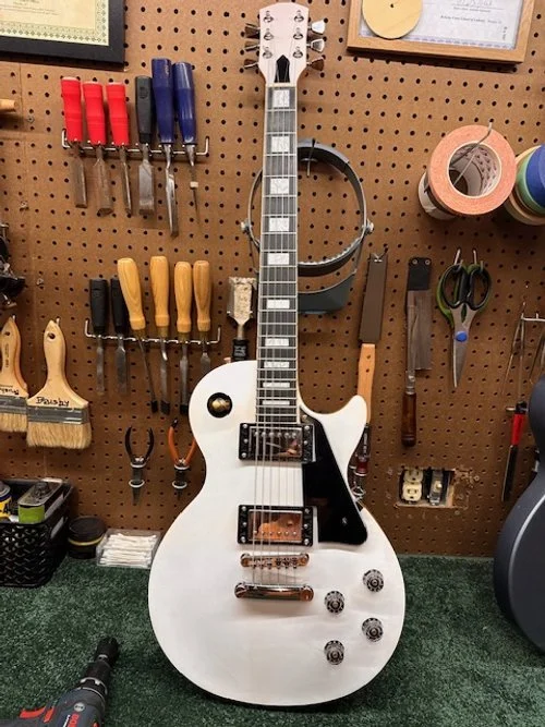 LP "Alpine White" - Handmade 2V, 2T 500k Pots, Set-in Mahogany Neck, Mahogany Body, Nitrocellulose White & Lacquer, 24.75 Scale Length, Humbucker Bridge 8.30, Humbucker Neck 8.40 Laurel Wood Fretboard, MOP Inlays [$$]