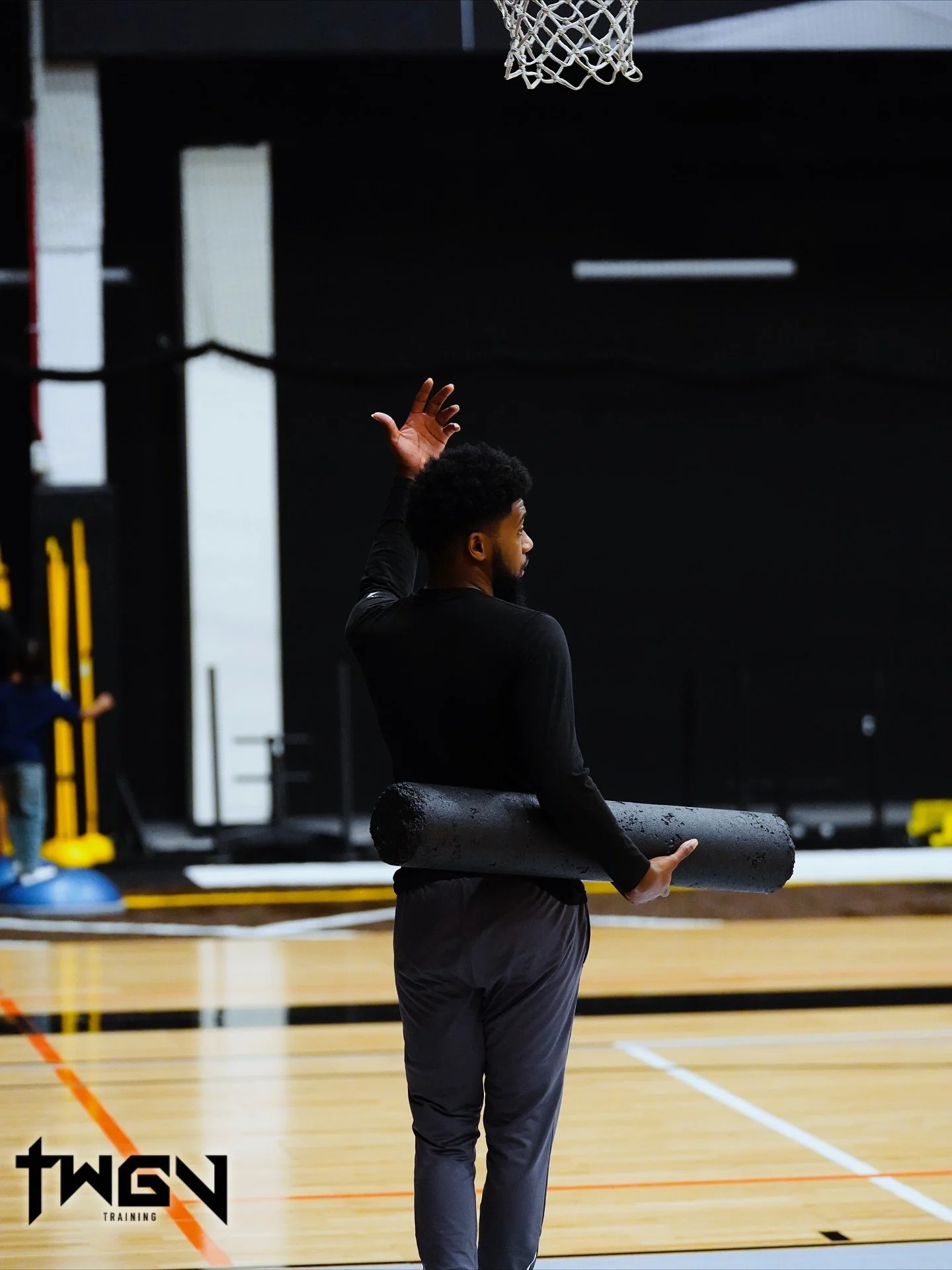 Faith is the evidence of things not seen. The same goes for WORK. 
The hours nobody sees always show up when the lights come on. Season&rsquo;s here&hellip; time to prove the unseen. 🥷🏾&trade;️
Train with us.🏀
 #BuiltOnWORK #TWGV #THEWORKGONEVOUCH