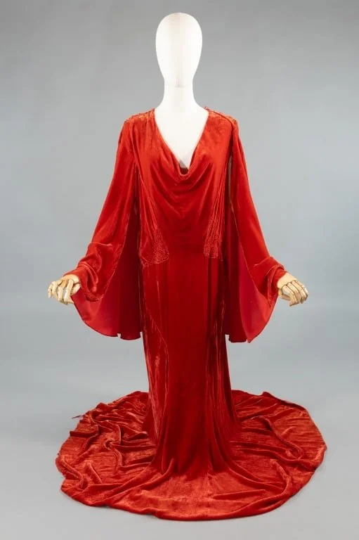$1,000 - Vintage 1930s Harvey Nichols Red Silk Velvet Gown