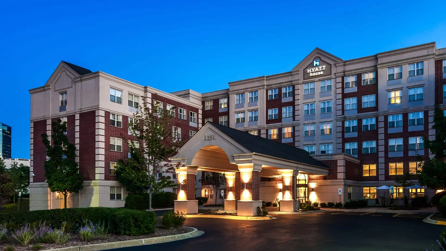 Hyatt House Schaumburg entrance at night