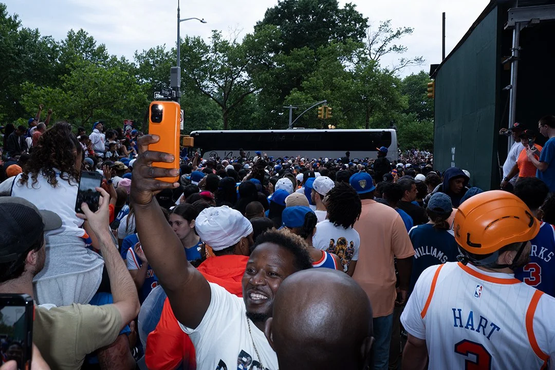 knicksbus1.jpg