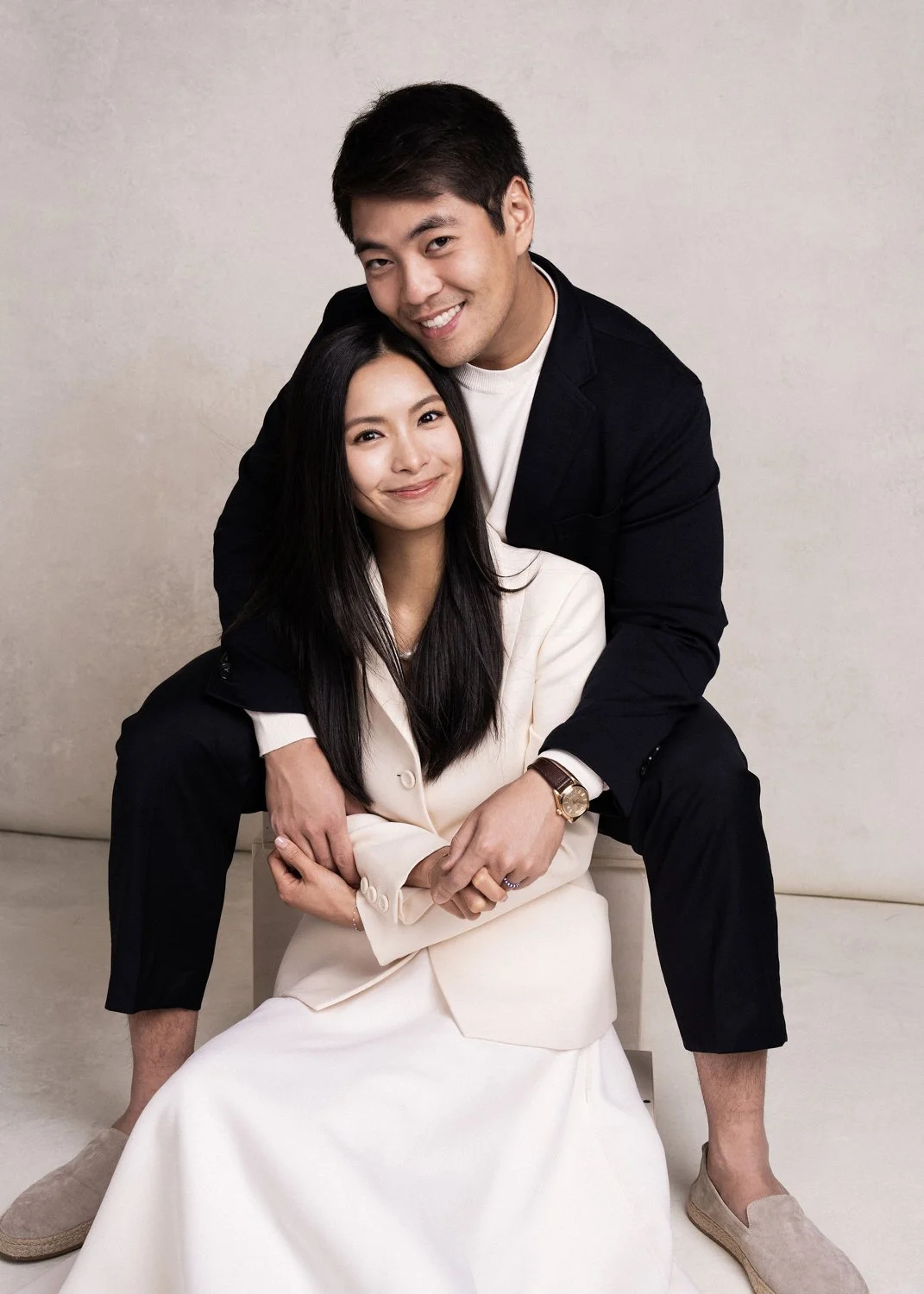 Timeless fashion editorial style pre-wedding photography photographed by Kay Lai Studio in Hong Kong. 香港Kay Lai Studio時尚風格婚紗攝影，簡約高級耐看。