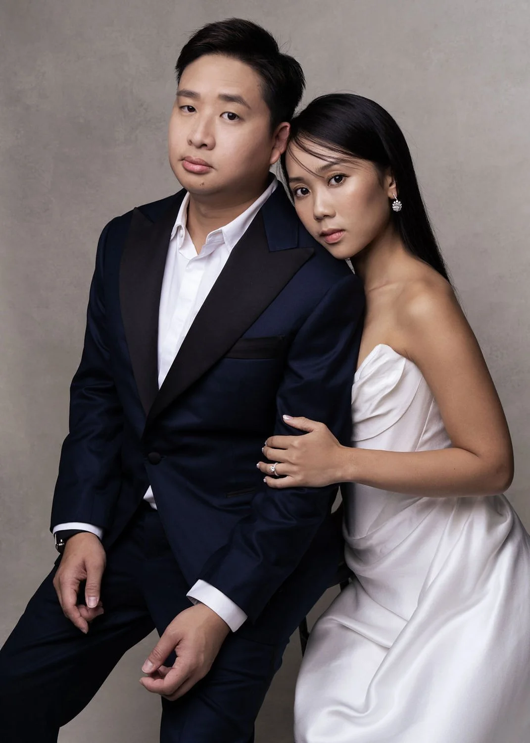 Timeless fashion editorial style pre-wedding photography photographed by Kay Lai Studio in Hong Kong. 香港Kay Lai Studio時尚風格婚紗攝影，簡約高級耐看。