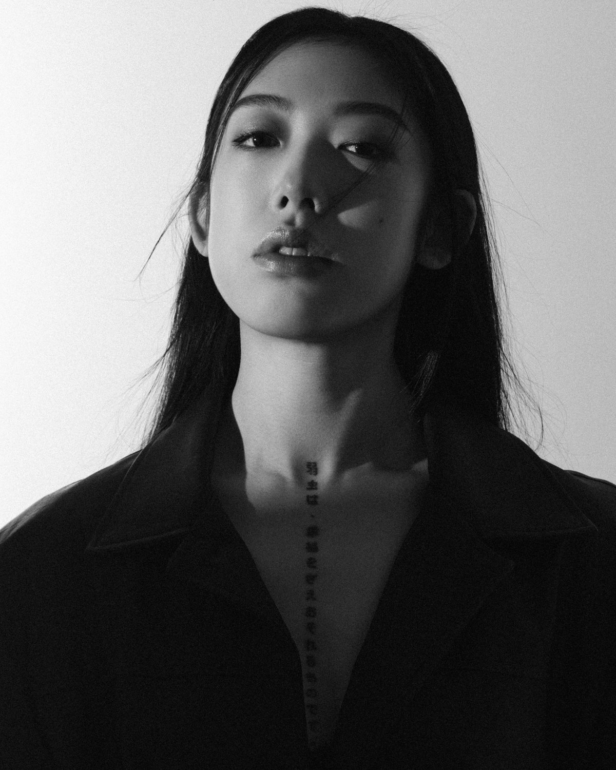 Timeless fashion editorial style portrait photographed by Kay Lai Studio in Hong Kong. 香港Kay Lai Studio時尚風格人像攝影。