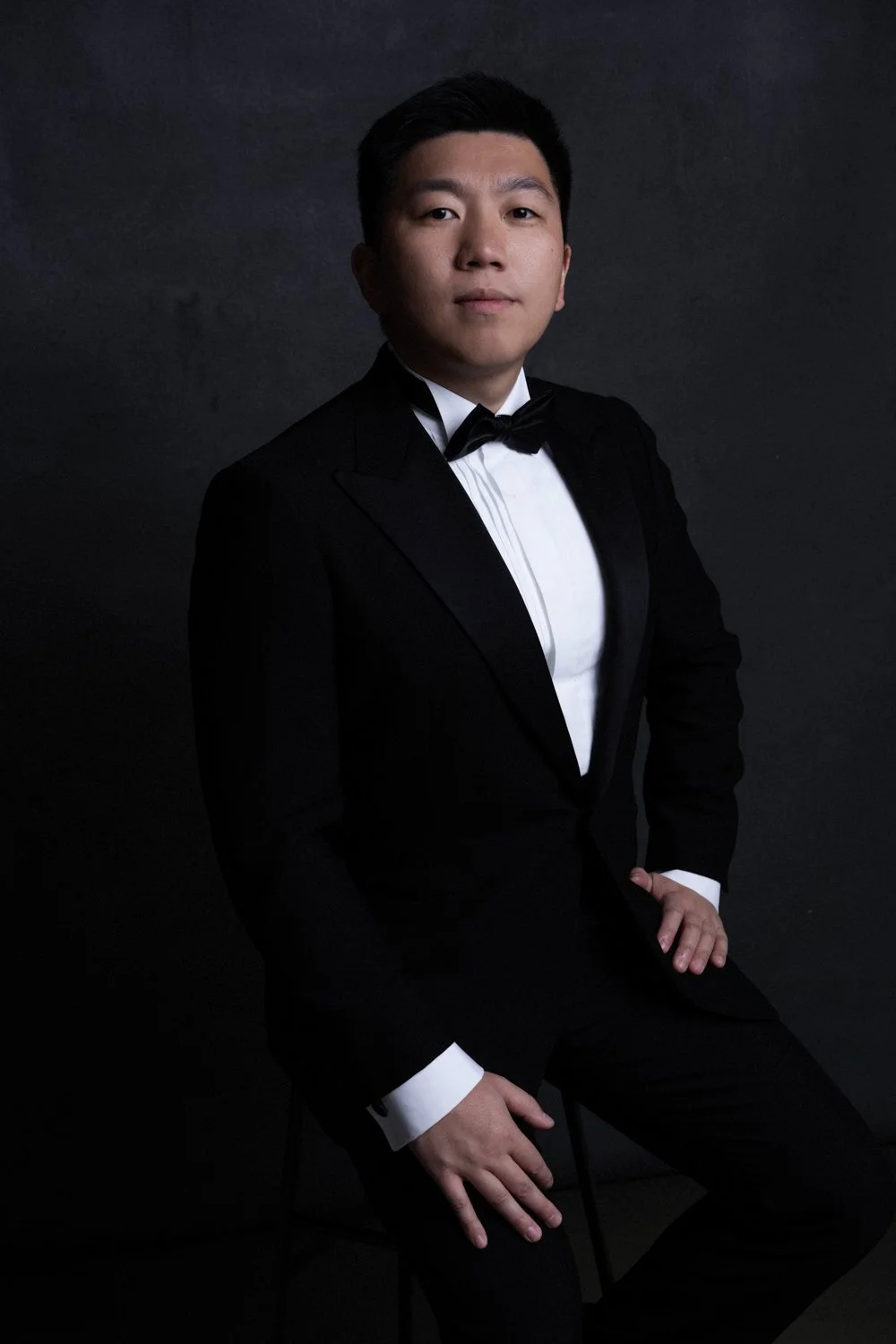 Timeless fashion editorial style pre-wedding photography photographed by Kay Lai Studio in Hong Kong. 香港Kay Lai Studio時尚風格婚紗攝影，簡約高級耐看。