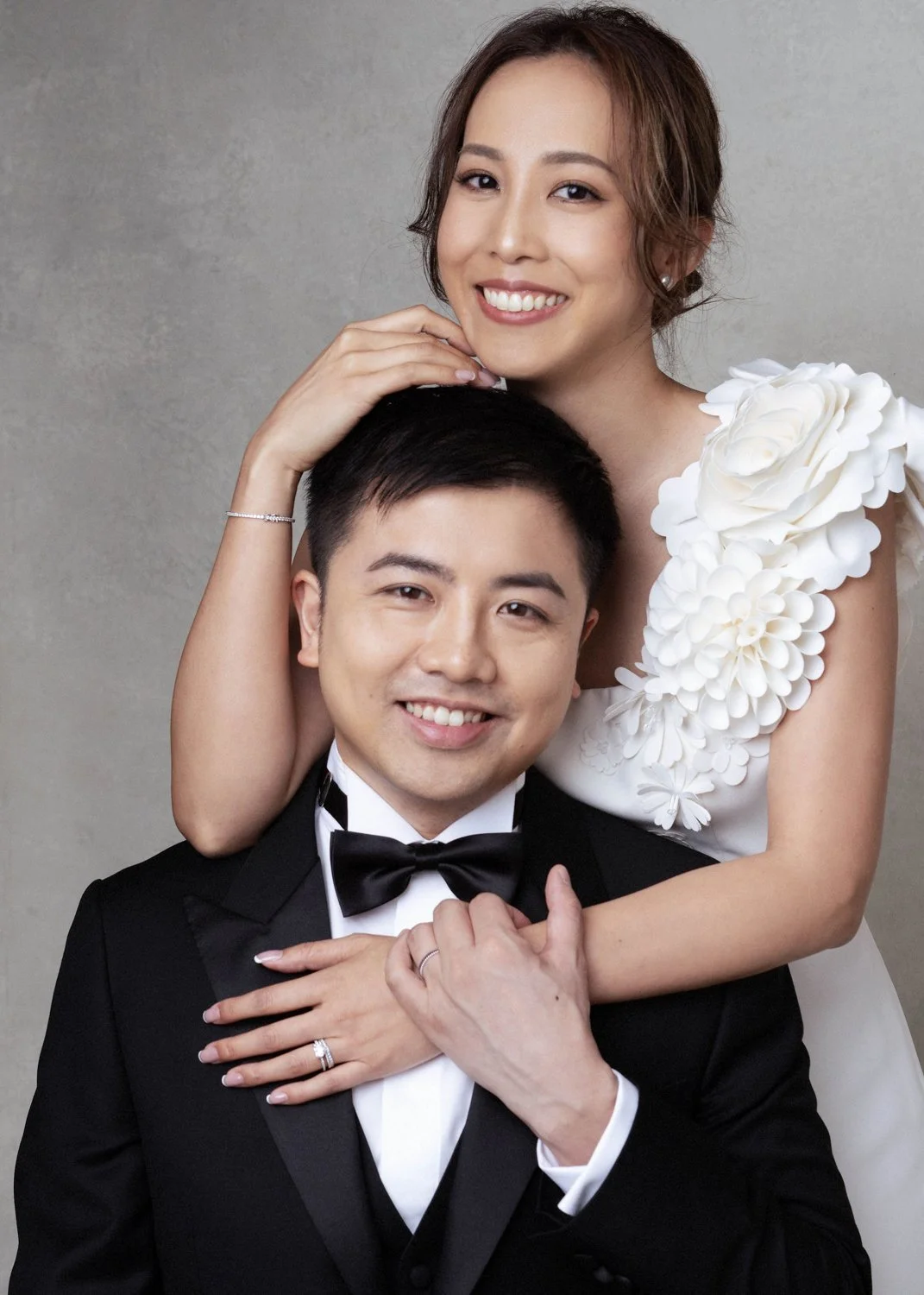 Timeless fashion editorial style pre-wedding photography photographed by Kay Lai Studio in Hong Kong. 香港Kay Lai Studio時尚風格婚紗攝影，簡約高級耐看。