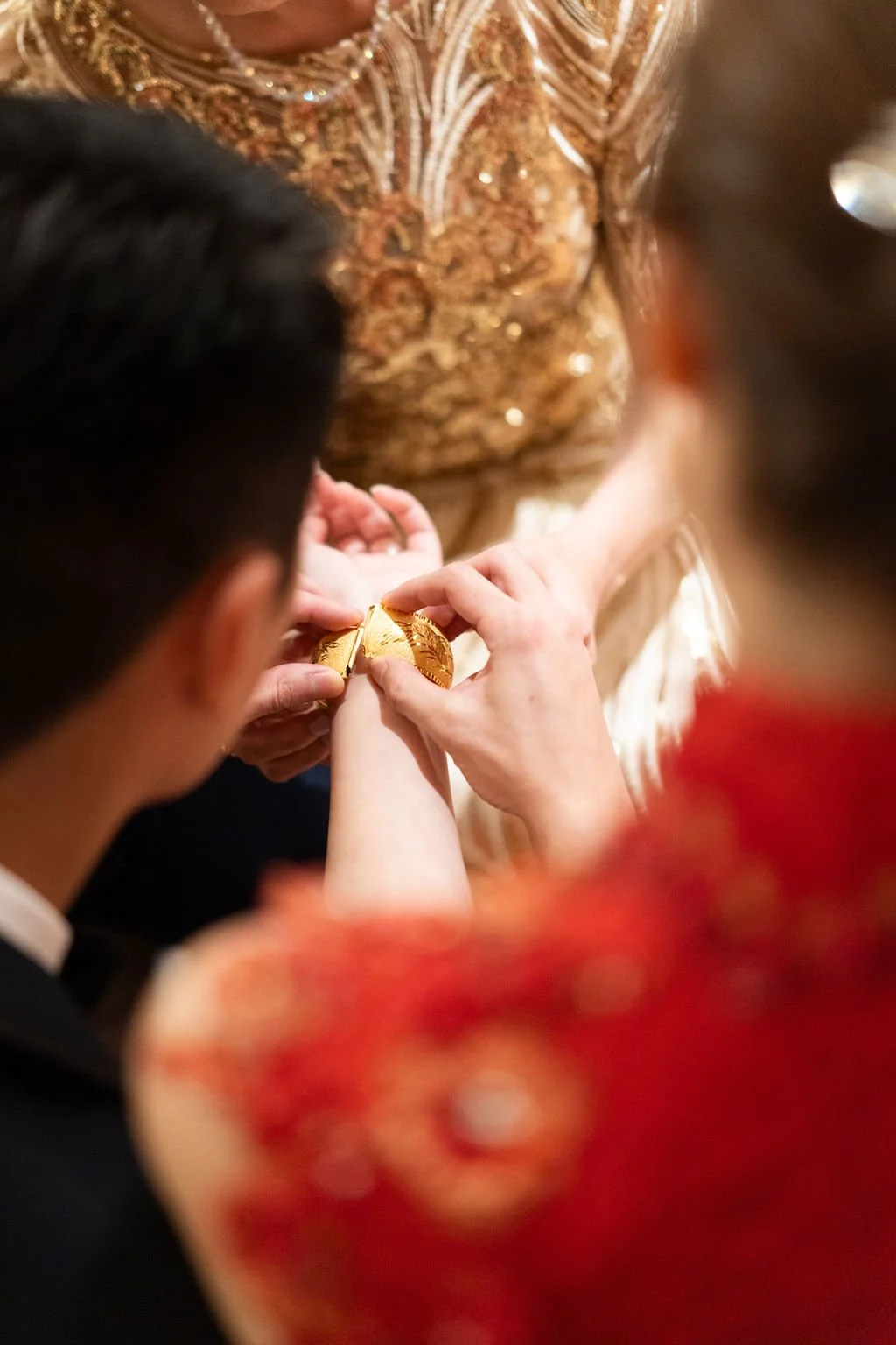 Timeless fashion editorial style wedding day photography photographed by Kay Lai Studio in Hong Kong. 香港Kay Lai Studio時尚風格婚禮攝影。