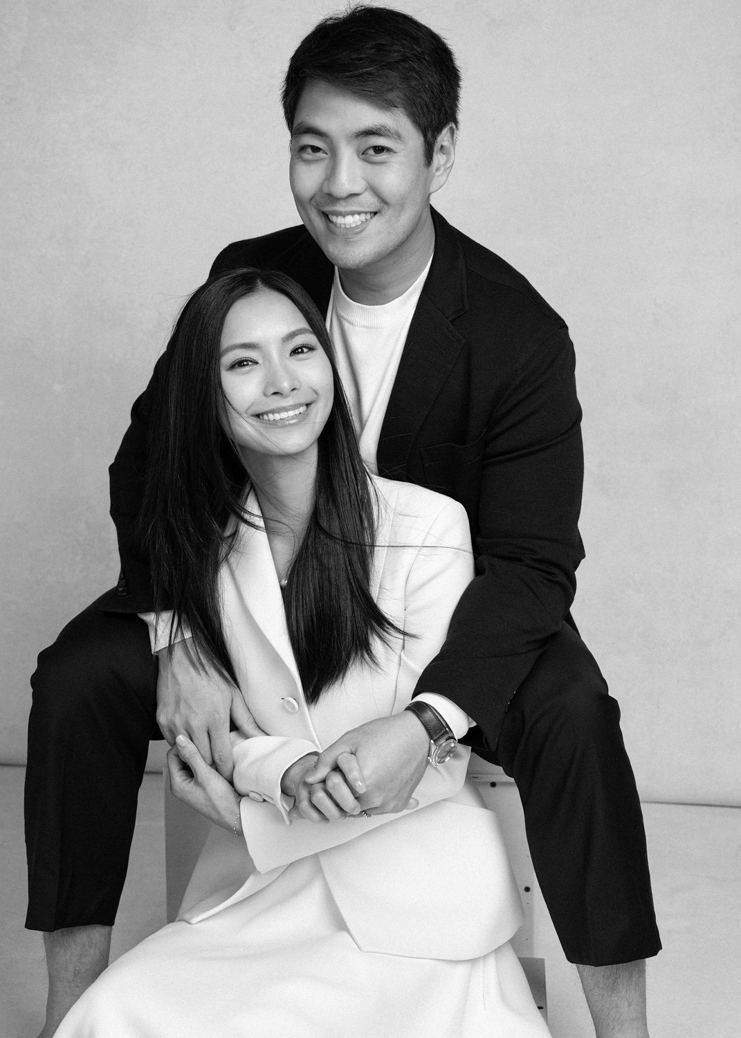 Timeless fashion editorial style pre-wedding photography photographed by Kay Lai Studio in Hong Kong. 香港Kay Lai Studio時尚風格婚紗攝影，簡約高級耐看。