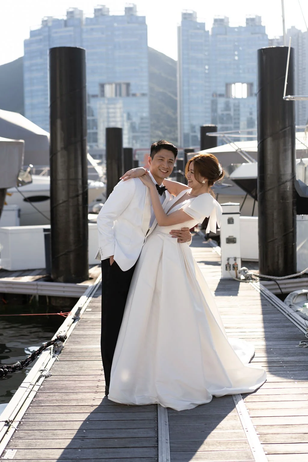 Timeless fashion editorial style wedding day photography photographed by Kay Lai Studio in Hong Kong. 香港Kay Lai Studio時尚風格婚禮攝影。