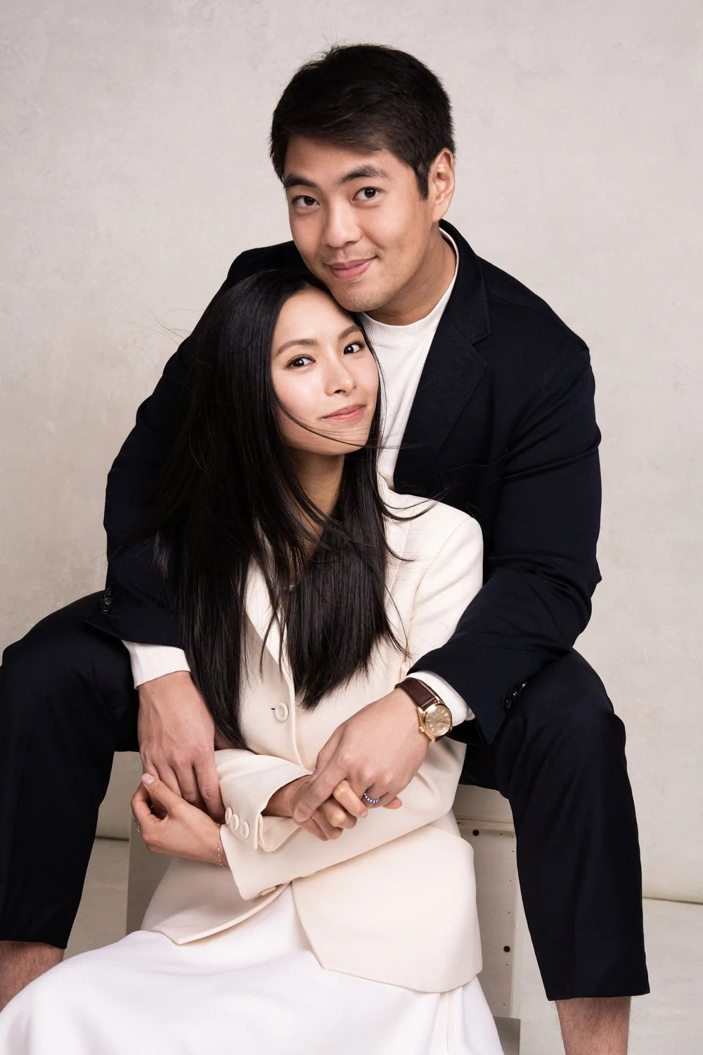 Timeless fashion editorial style pre-wedding photography photographed by Kay Lai Studio in Hong Kong. 香港Kay Lai Studio時尚風格婚紗攝影，簡約高級耐看。