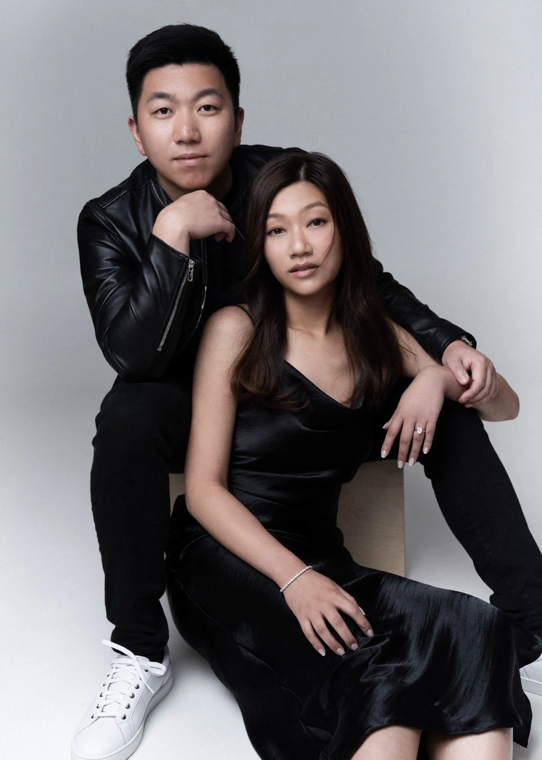 Timeless fashion editorial style pre-wedding photography photographed by Kay Lai Studio in Hong Kong. 香港Kay Lai Studio時尚風格婚紗攝影，簡約高級耐看。