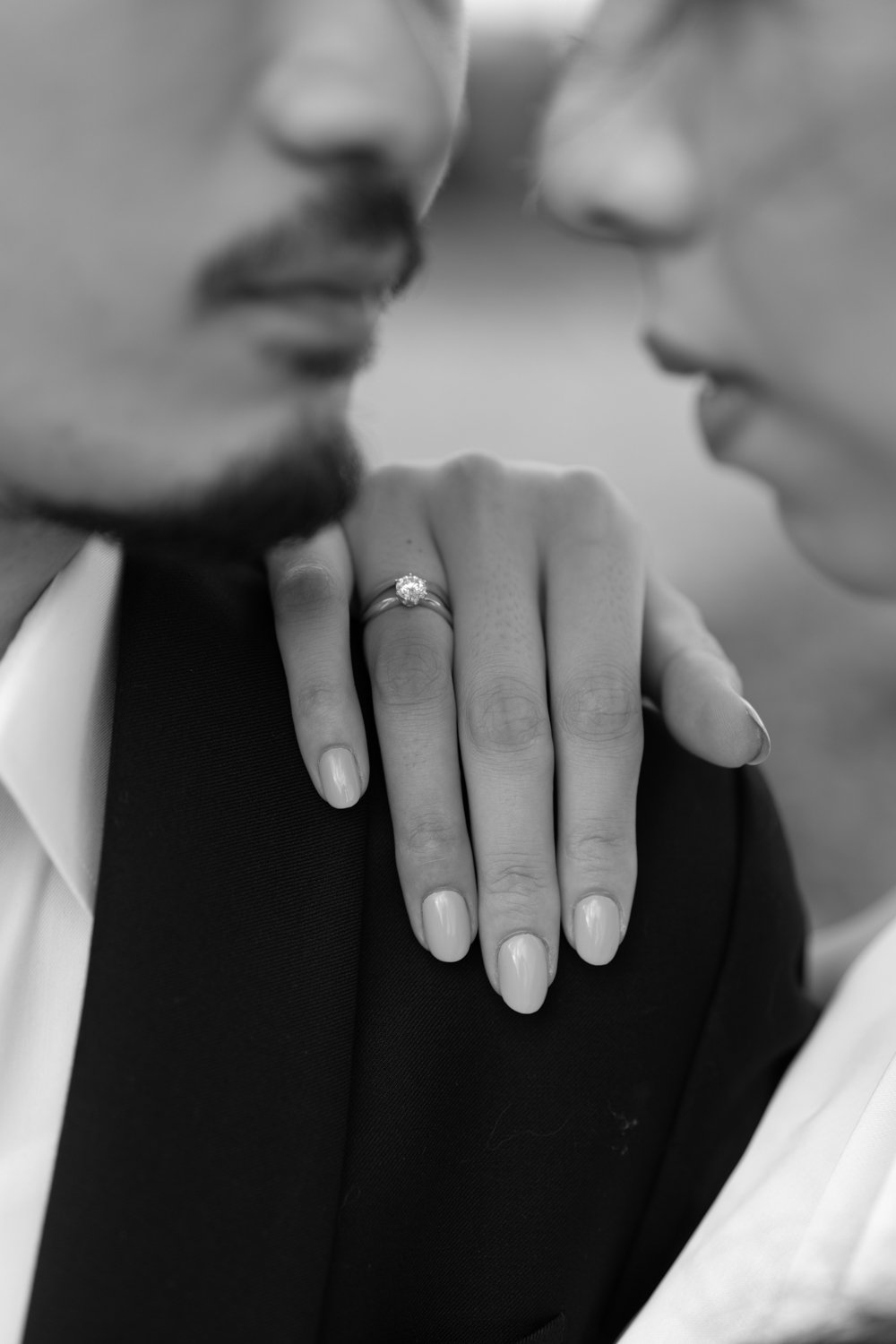 Timeless fashion editorial style pre-wedding photography photographed by Kay Lai Studio in Hong Kong. 香港Kay Lai Studio時尚風格婚紗攝影，簡約高級耐看。