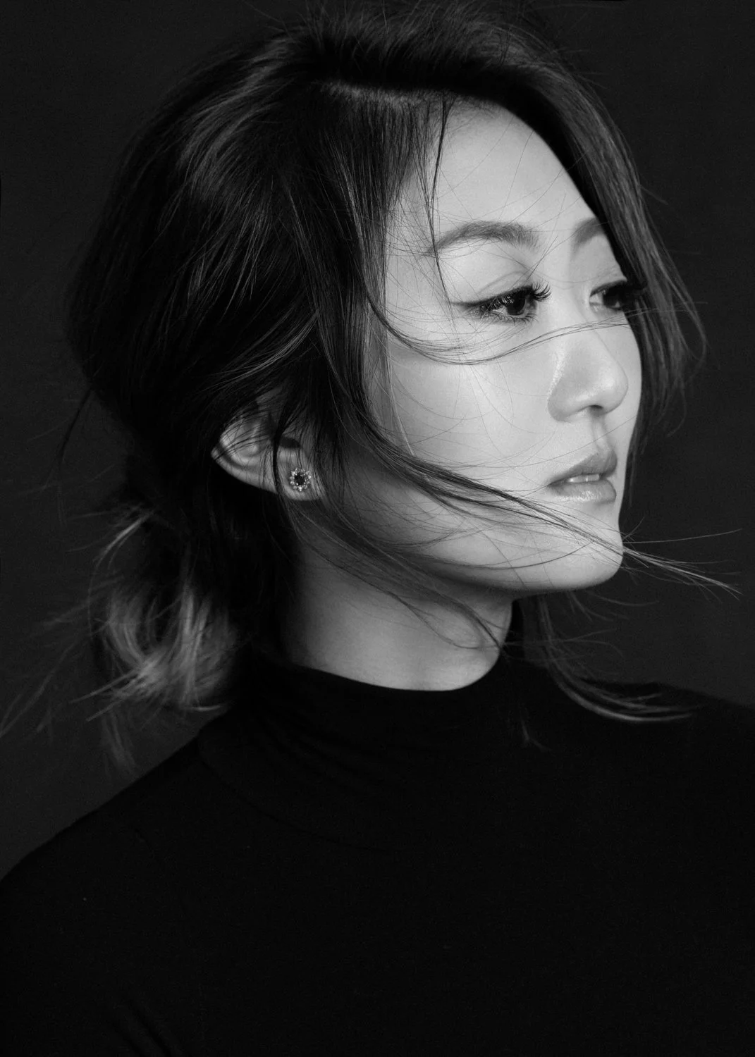 Timeless fashion editorial style portrait photographed by Kay Lai Studio in Hong Kong. 香港Kay Lai Studio時尚風格人像攝影。