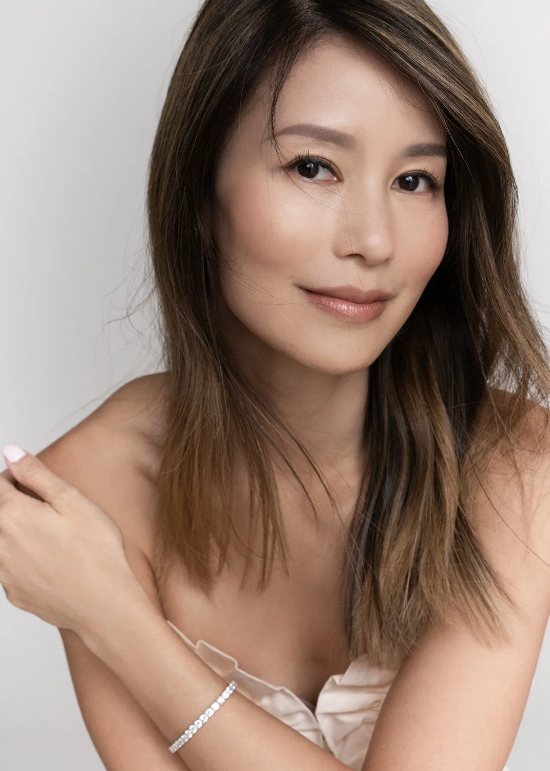 Timeless fashion editorial style portrait photographed by Kay Lai Studio in Hong Kong. 香港Kay Lai Studio時尚風格人像攝影。