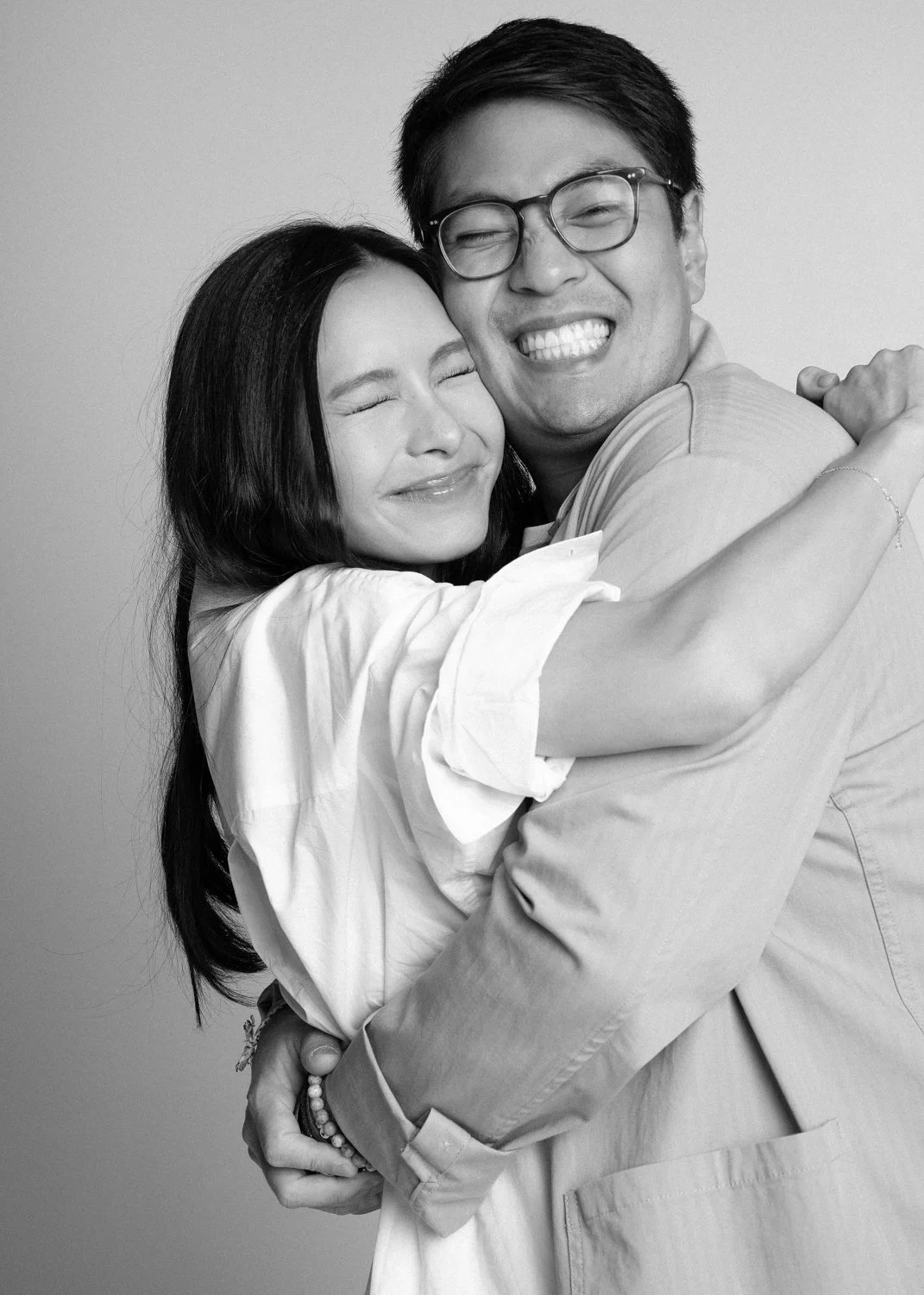 Timeless fashion editorial style pre-wedding photography photographed by Kay Lai Studio in Hong Kong. 香港Kay Lai Studio時尚風格婚紗攝影，簡約高級耐看。