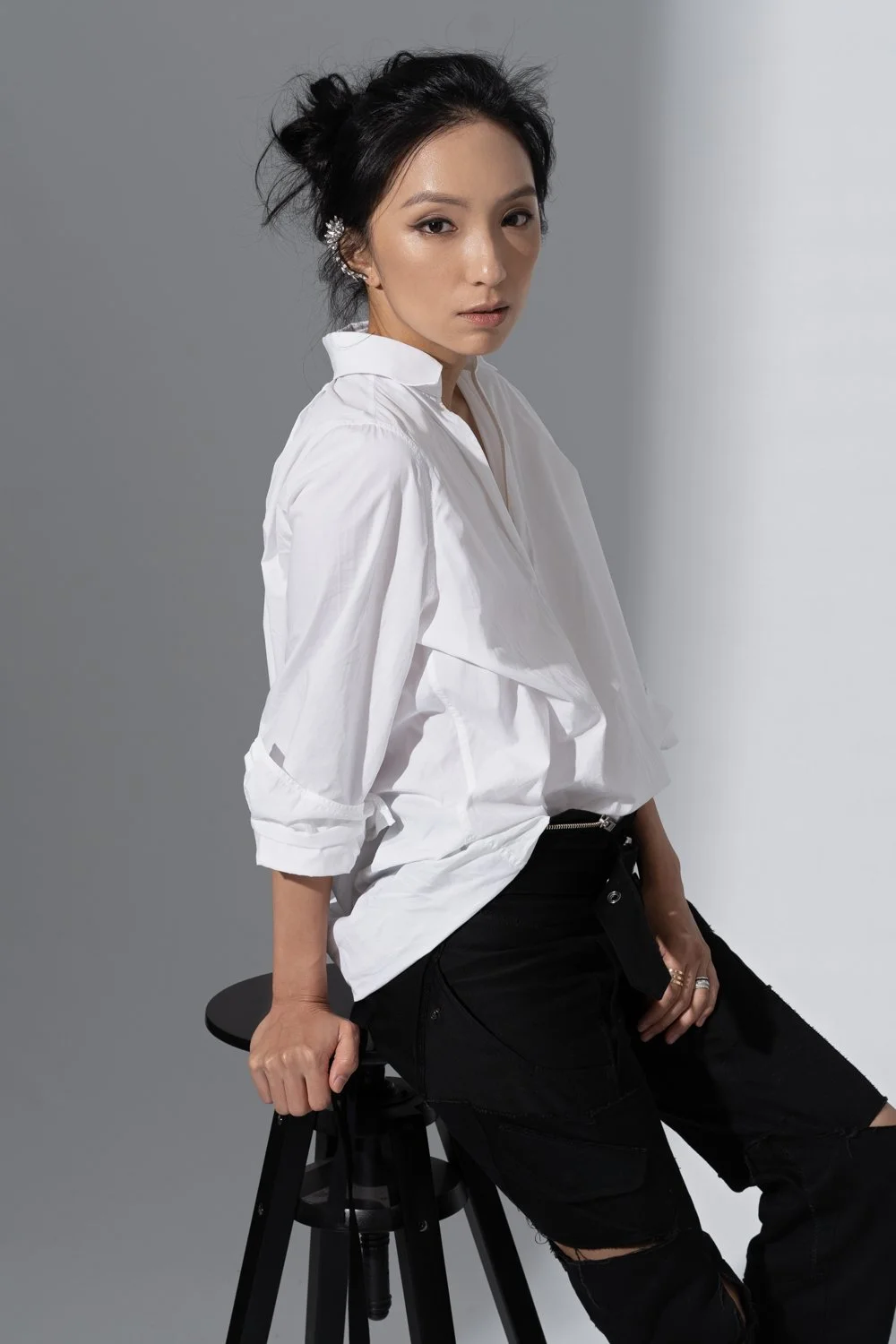 Timeless fashion editorial style portrait photographed by Kay Lai Studio in Hong Kong. 香港Kay Lai Studio時尚風格人像攝影。