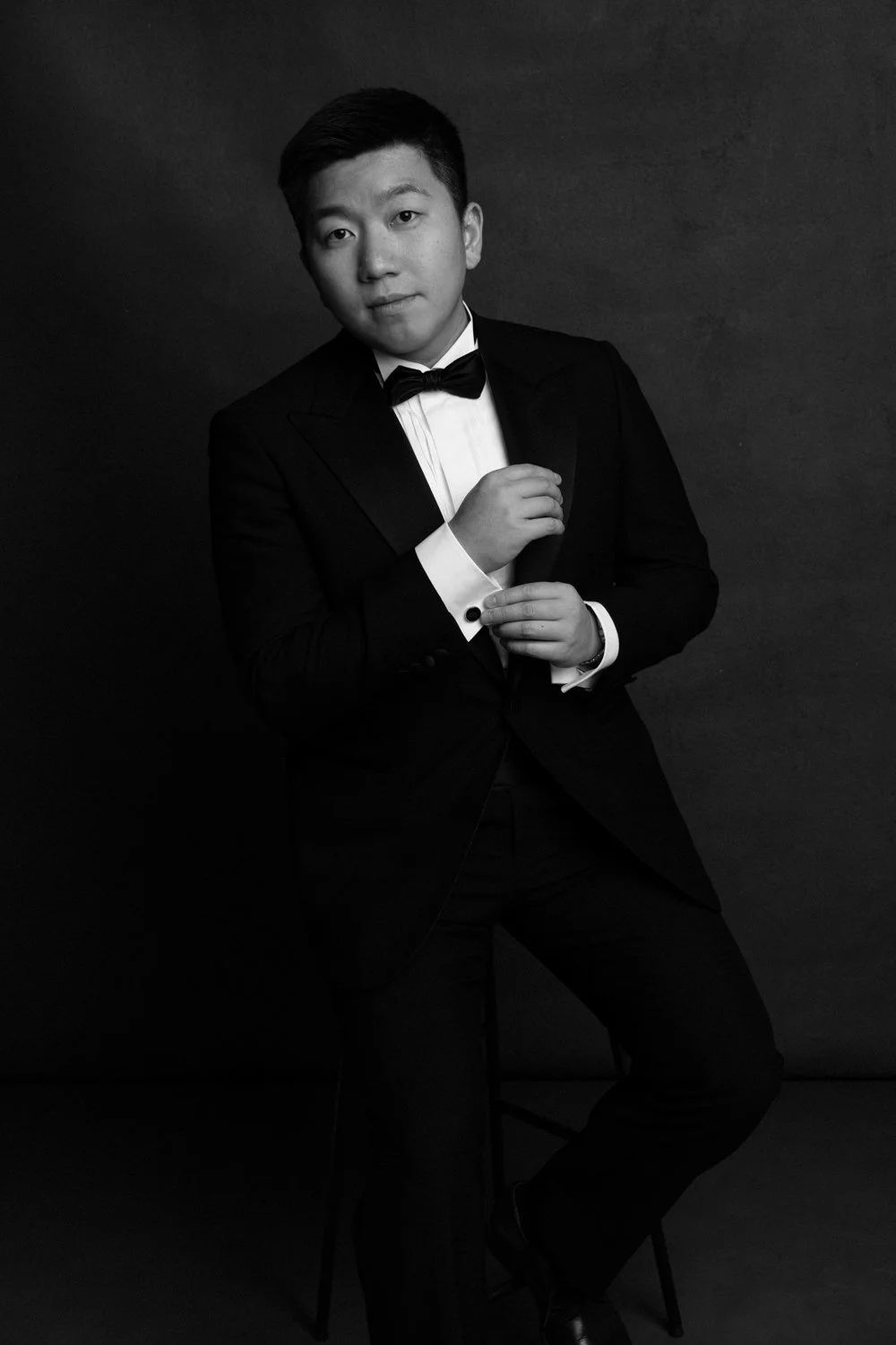 Timeless fashion editorial style pre-wedding photography photographed by Kay Lai Studio in Hong Kong. 香港Kay Lai Studio時尚風格婚紗攝影，簡約高級耐看。