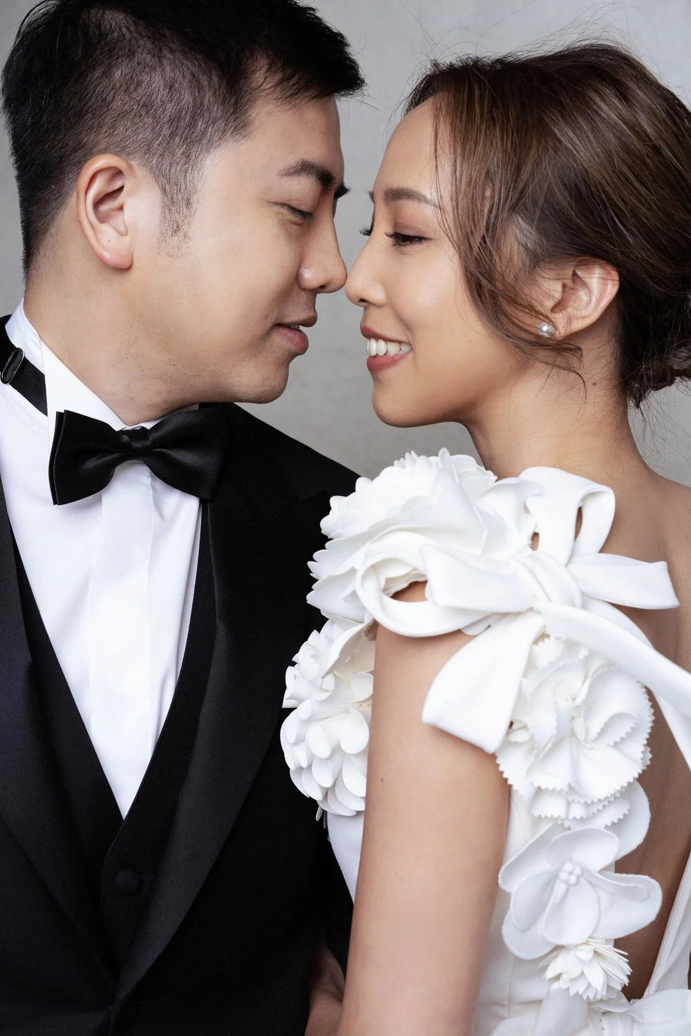 Timeless fashion editorial style pre-wedding photography photographed by Kay Lai Studio in Hong Kong. 香港Kay Lai Studio時尚風格婚紗攝影，簡約高級耐看。