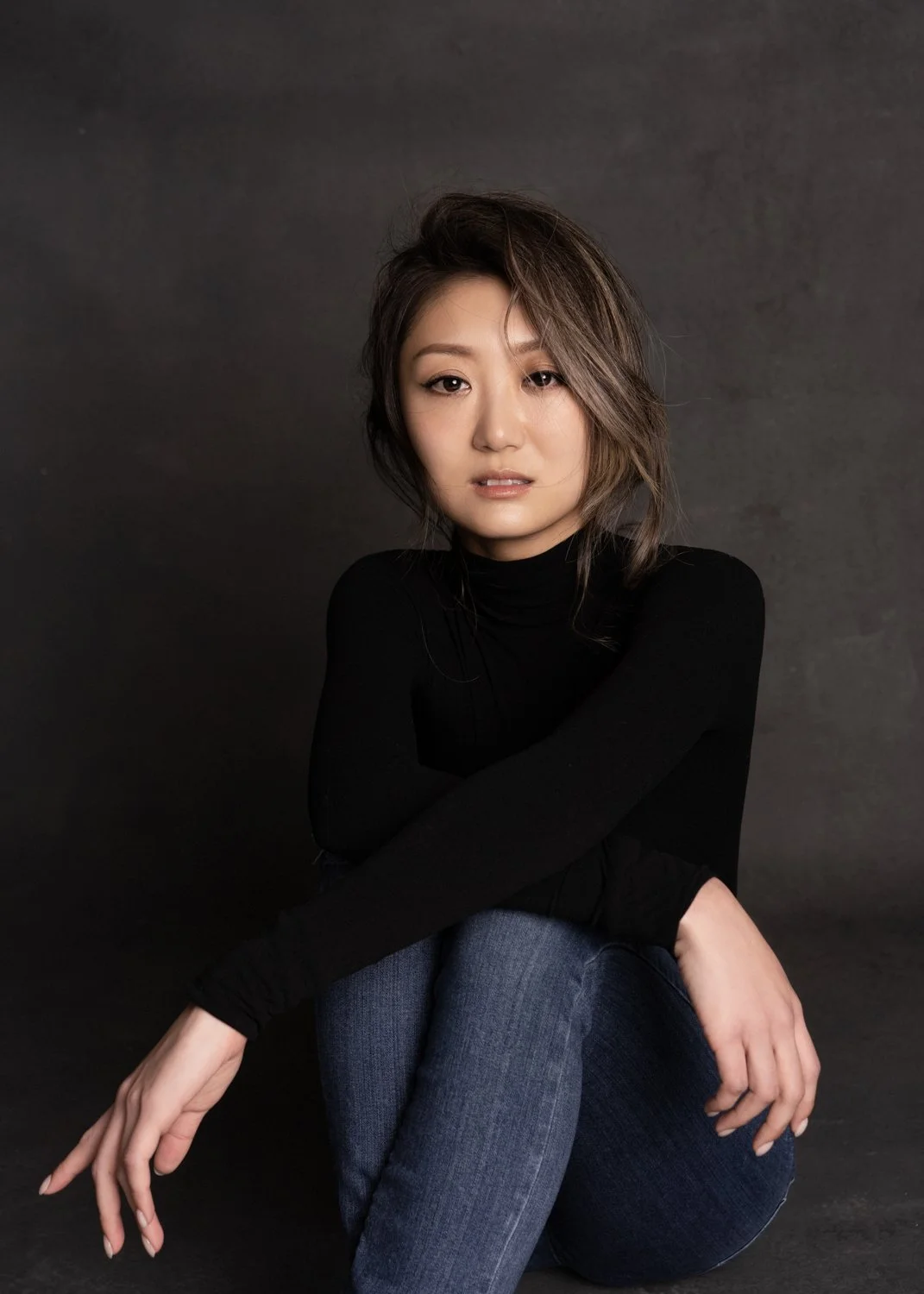 Timeless fashion editorial style portrait photographed by Kay Lai Studio in Hong Kong. 香港Kay Lai Studio時尚風格人像攝影。