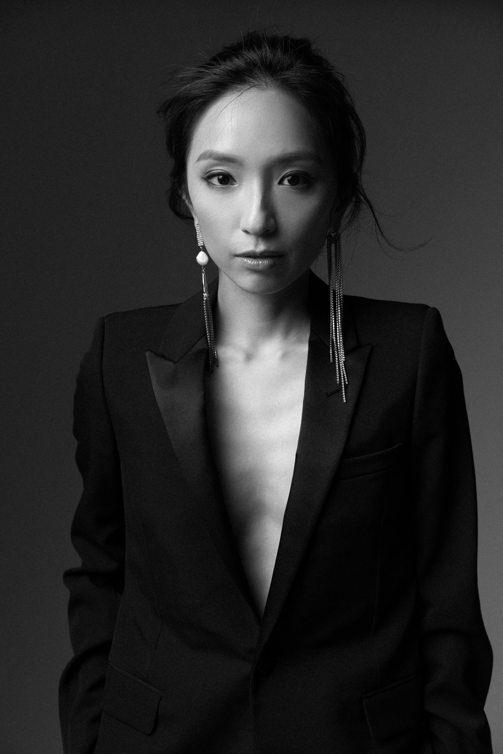 Timeless fashion editorial style portrait photographed by Kay Lai Studio in Hong Kong. 香港Kay Lai Studio時尚風格人像攝影。