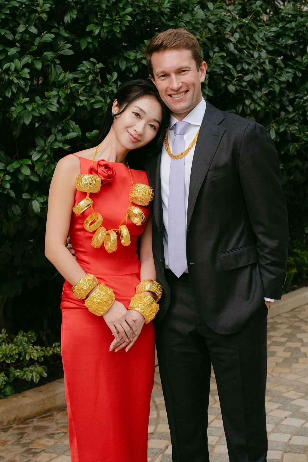 Timeless fashion editorial style wedding day photography photographed by Kay Lai Studio in Hong Kong. 香港Kay Lai Studio時尚風格婚禮攝影，簡約高級耐看。