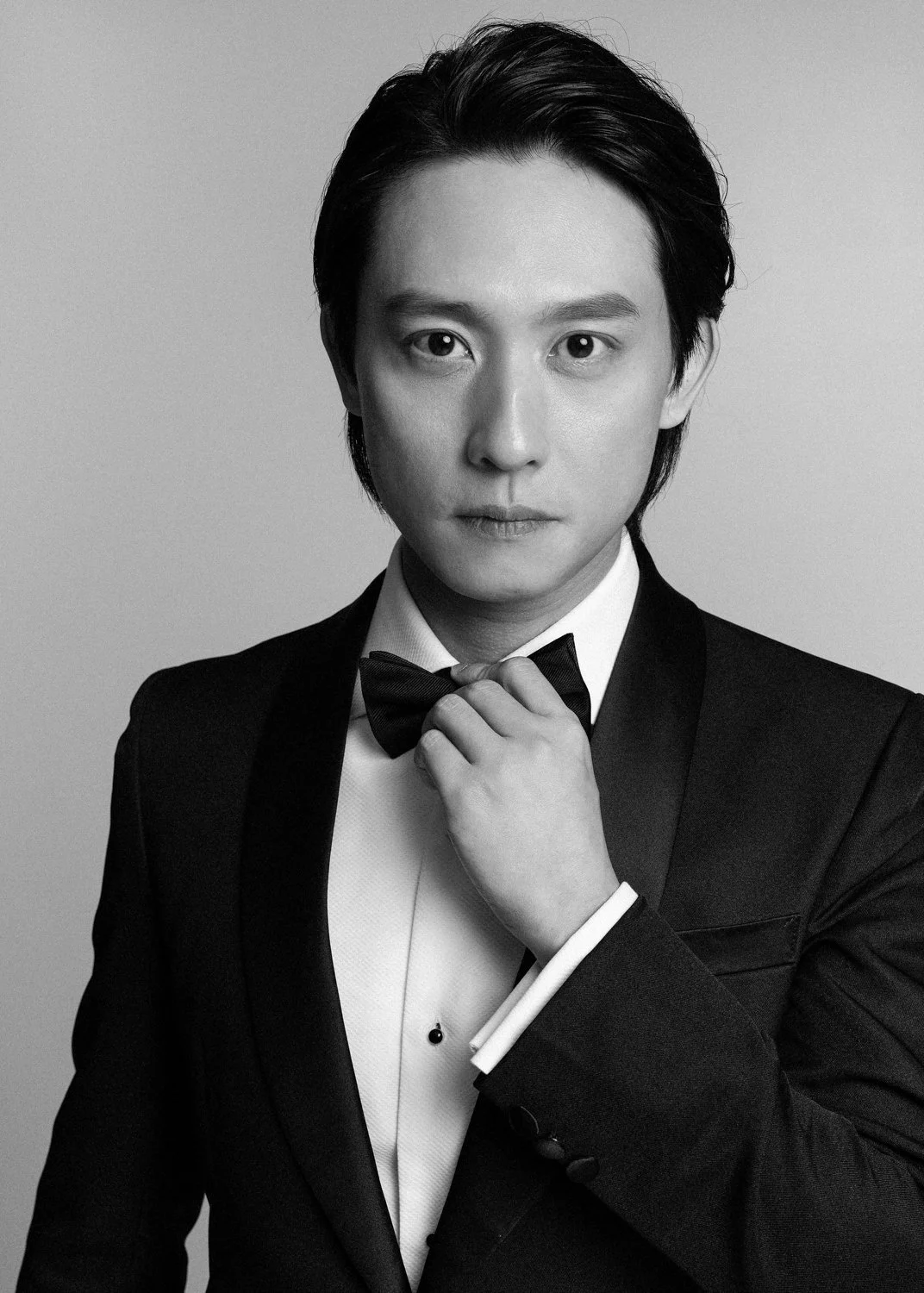 Timeless fashion editorial style pre-wedding photography photographed by Kay Lai Studio in Hong Kong. 香港Kay Lai Studio時尚風格婚紗攝影，簡約高級耐看。