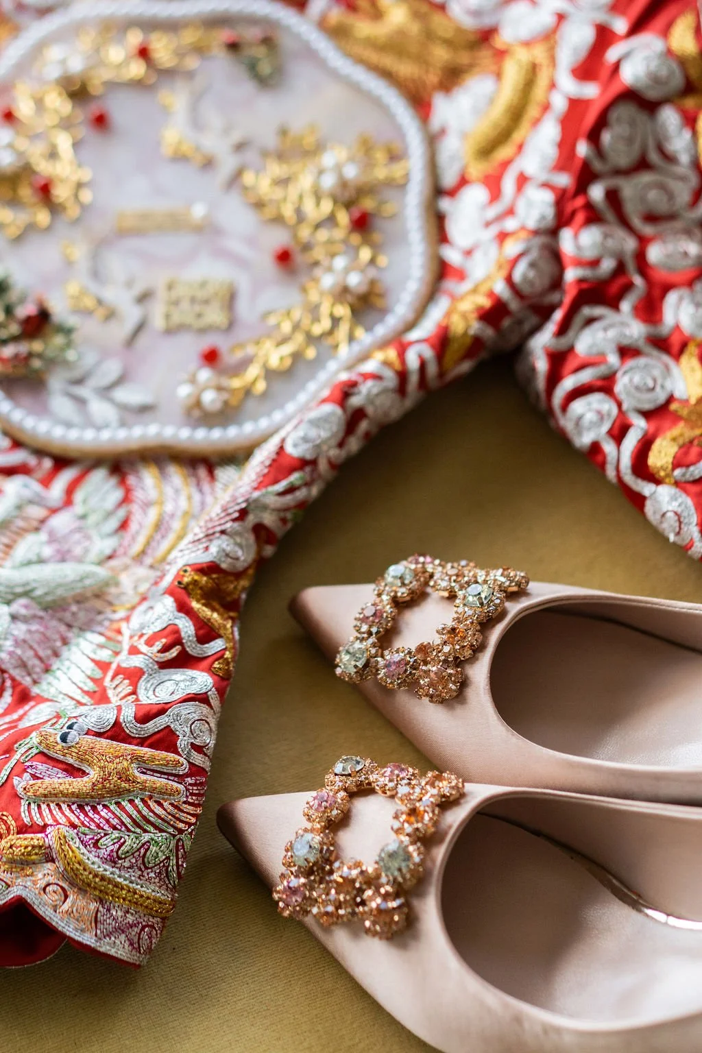 Timeless fashion editorial style wedding day photography photographed by Kay Lai Studio in Hong Kong. 香港Kay Lai Studio時尚風格婚禮攝影。