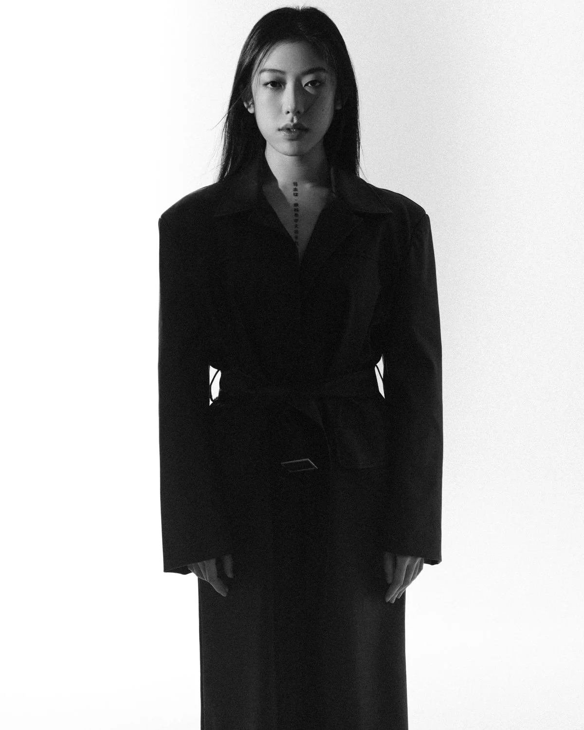 Timeless fashion editorial style portrait photographed by Kay Lai Studio in Hong Kong. 香港Kay Lai Studio時尚風格人像攝影。