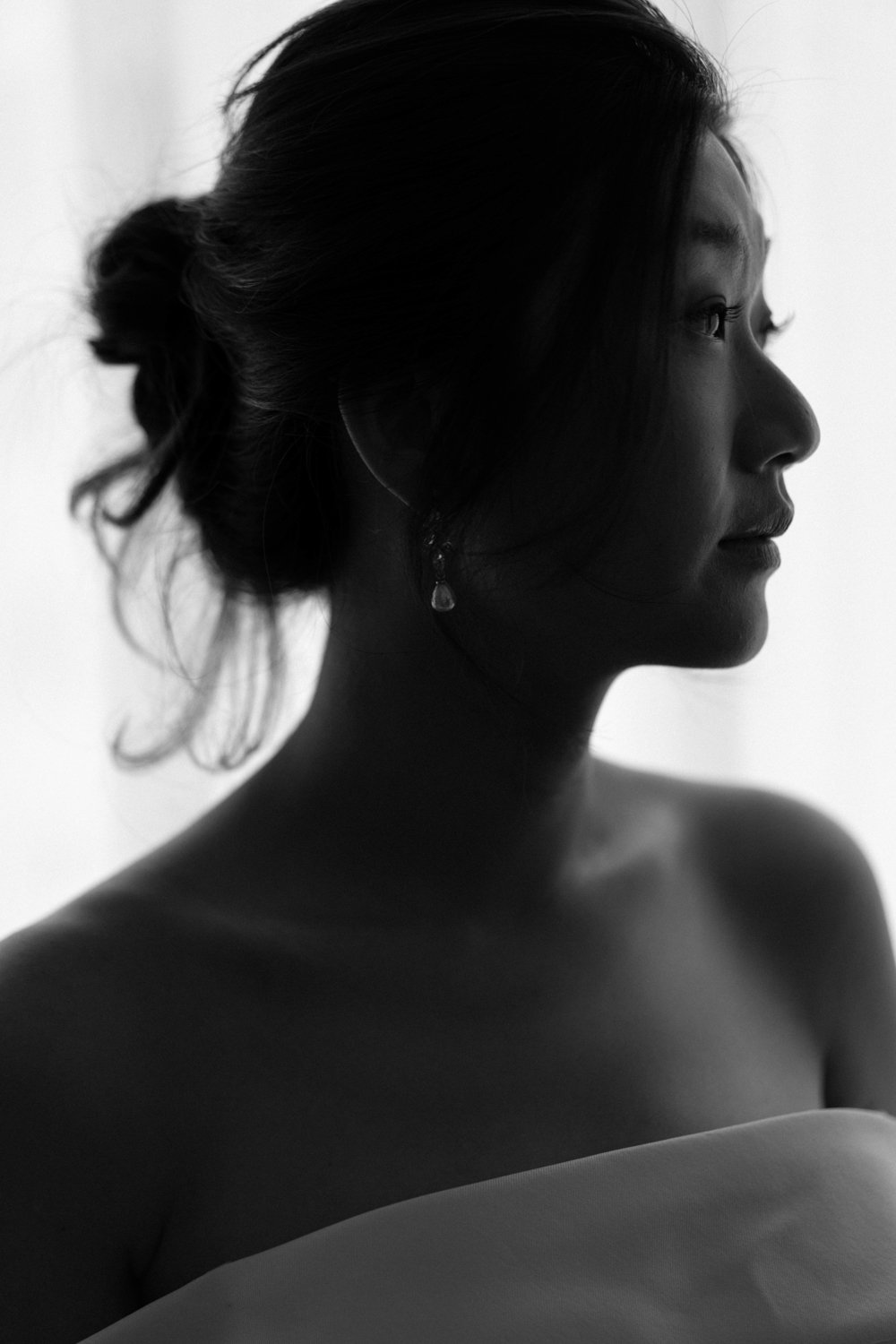 Timeless fashion editorial style pre-wedding photography photographed by Kay Lai Studio in Hong Kong. 香港Kay Lai Studio時尚風格婚紗攝影，簡約高級耐看。