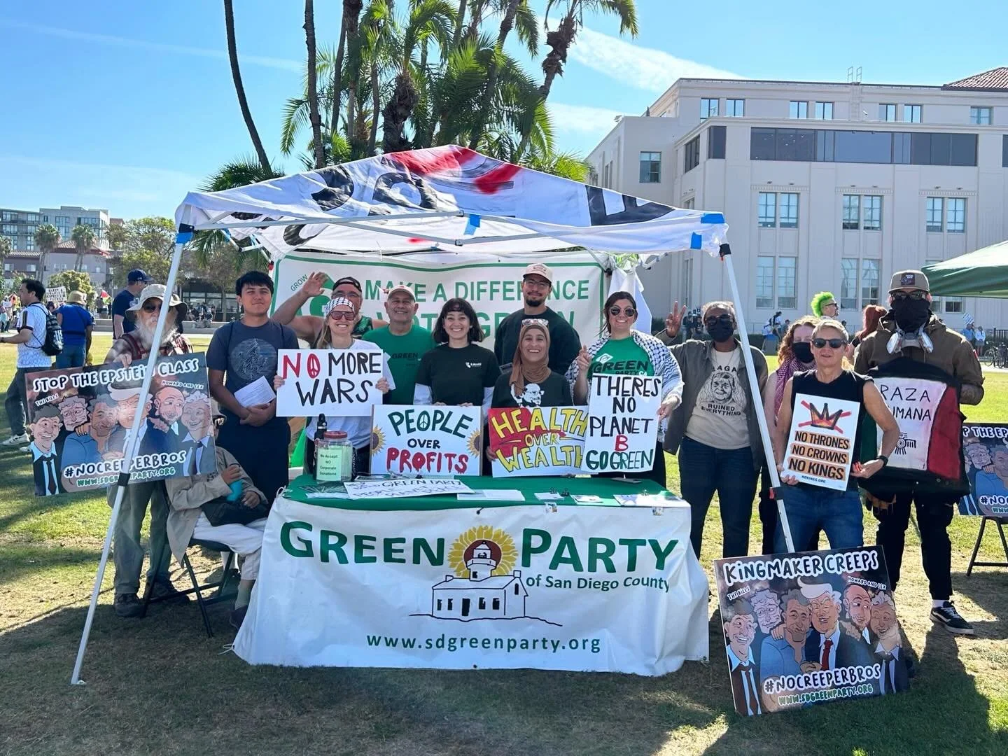 Fight the duopoly! Join the Green Party and help us build political representation for the people, not profits, not corporations, not PACs. 

#nokings