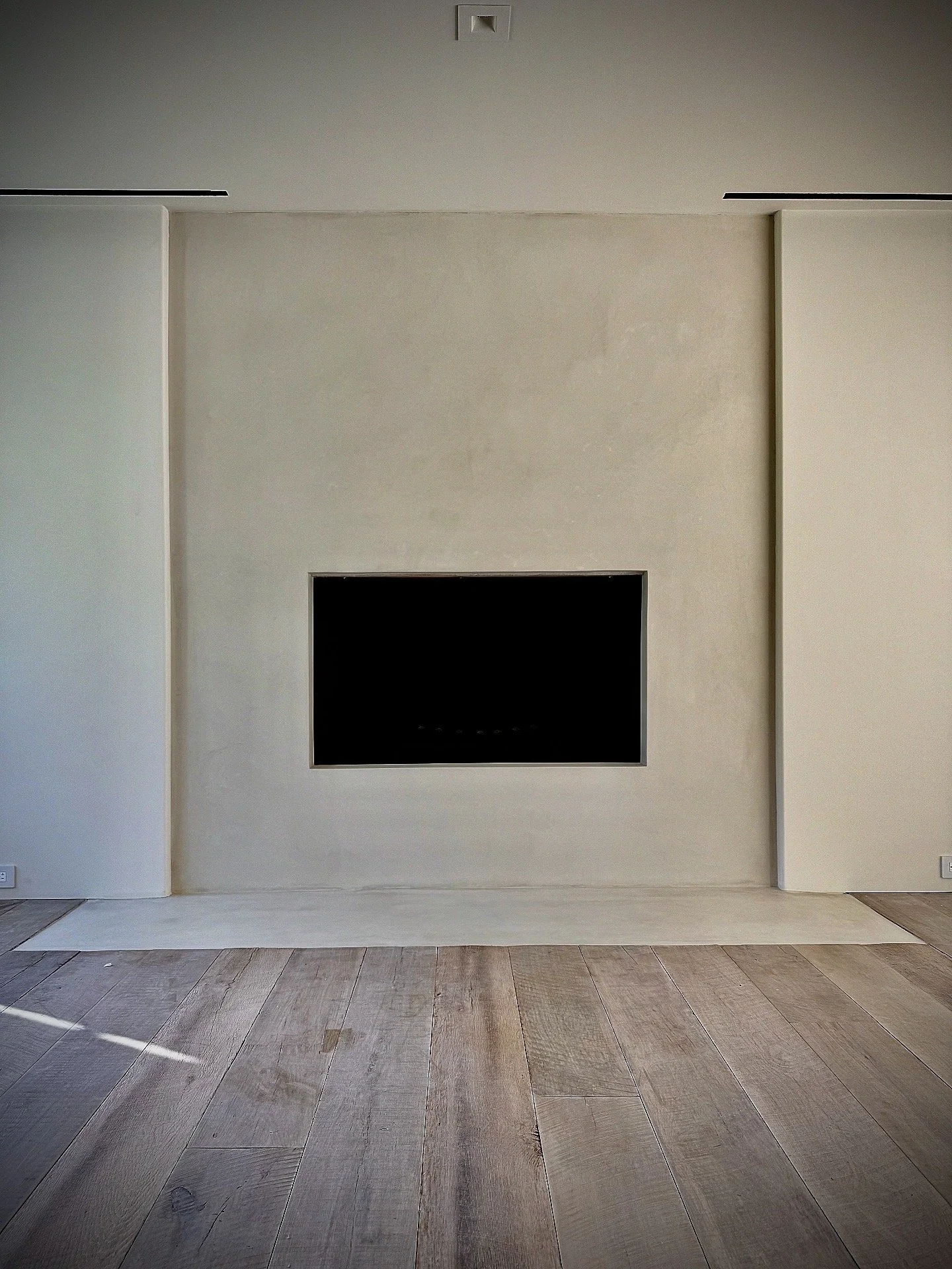 Micro Cement & Tadelakt Fireplaces