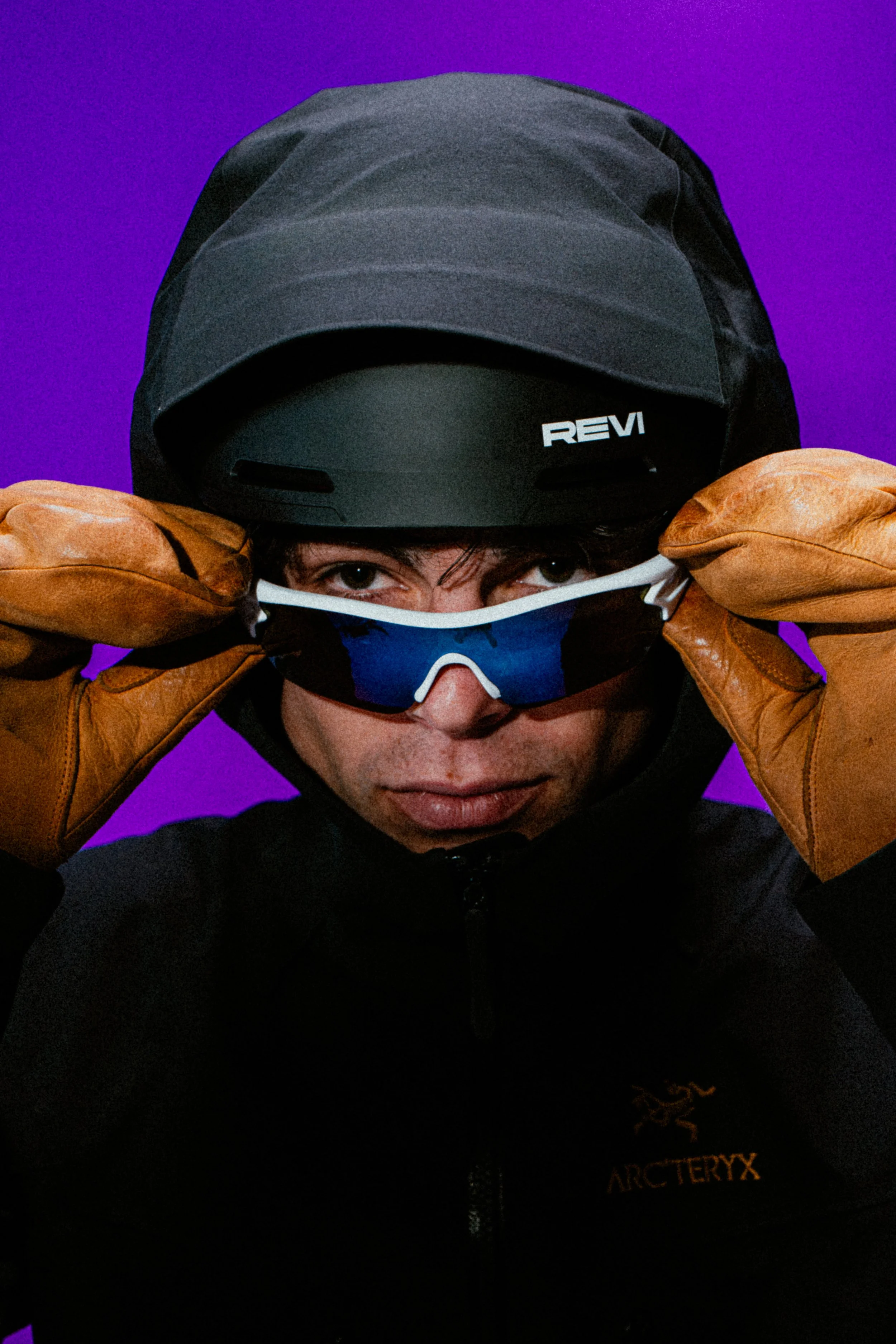 ReviSnowboardHelmetMaleOakley.jpg