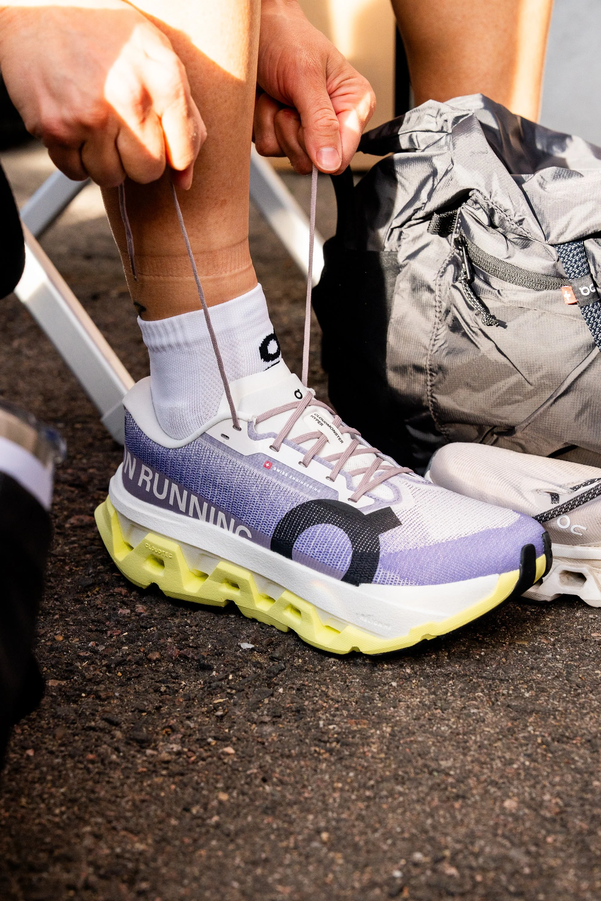 ONRunningRacingShoes.jpg