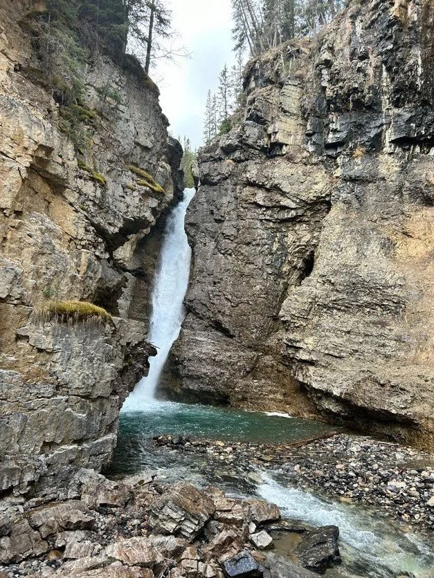 banff waterfall2.jpg
