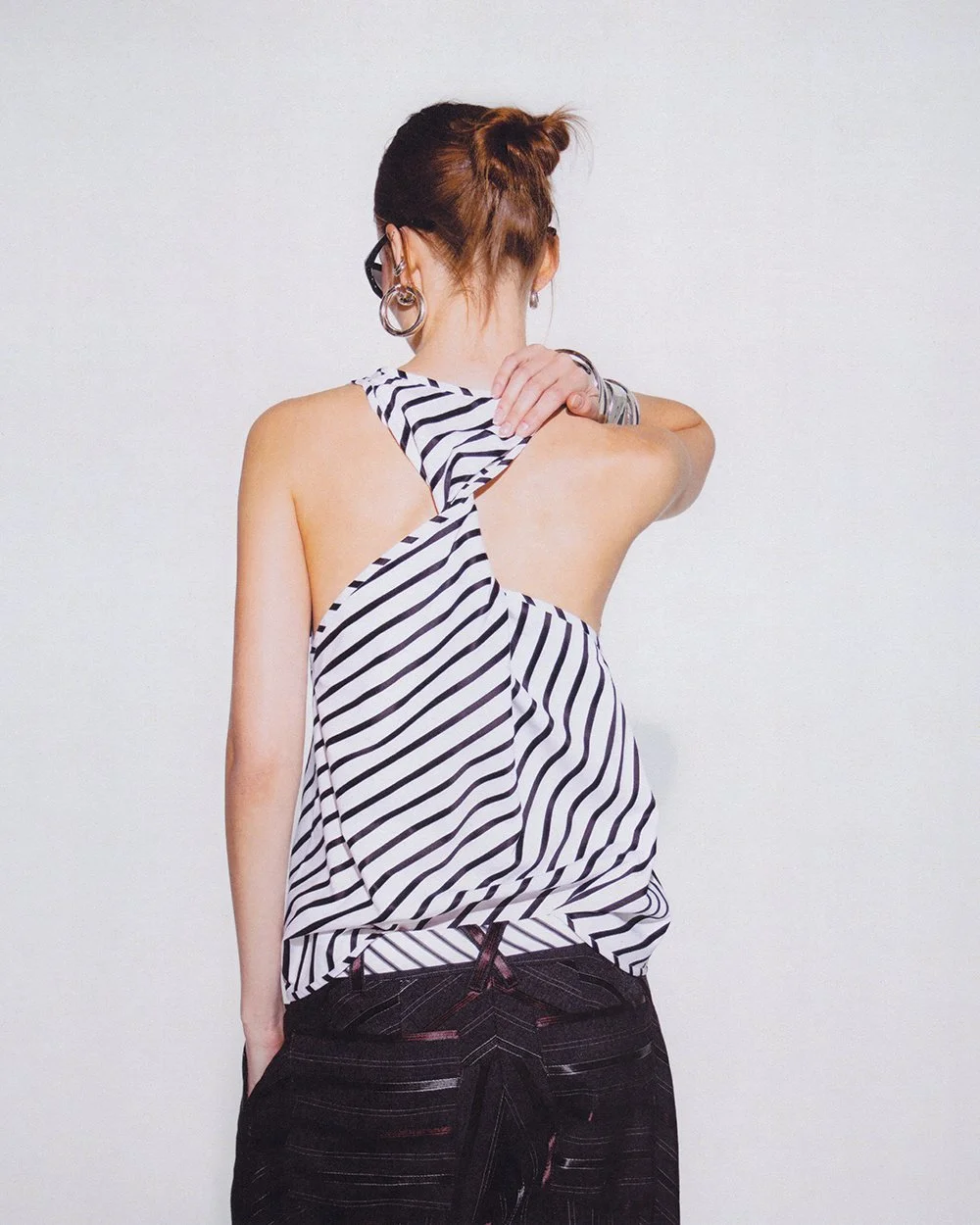 TWIST-BACK CAMI IN WHITE & BLACK STRIPE SHIRTING