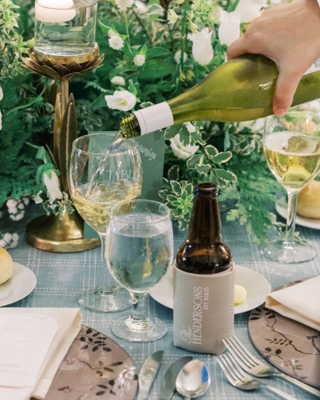 Dinner with a side of ✨ Details ✨

Ever wonder what gives a reception that effortlessly intimate, truly immersive feel? It&rsquo;s the personalized details. Thoughtfully designed stationery - elegant table numbers, bespoke dinner menus, beautifully c