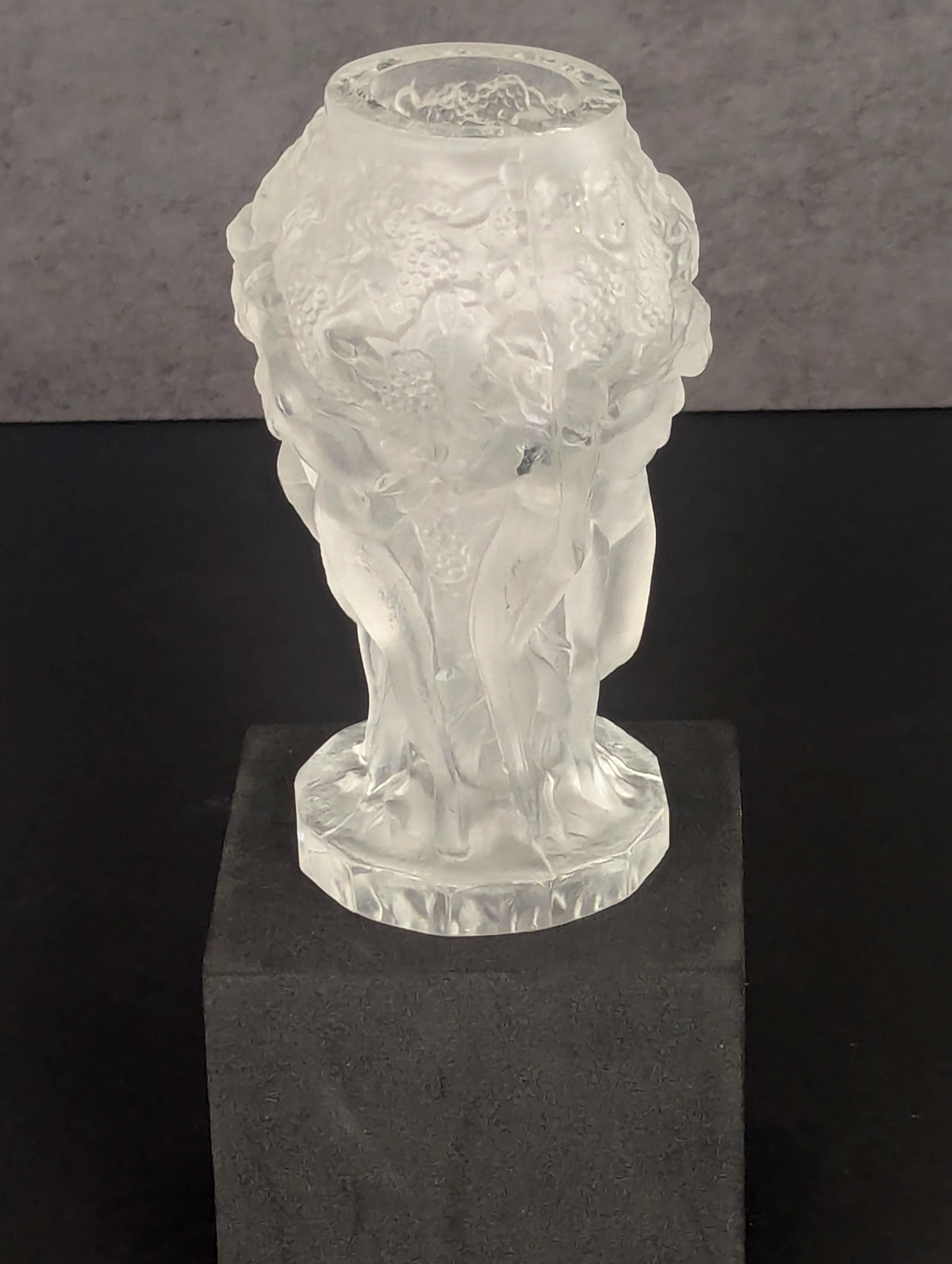 Glass Ladies Vase 1.png