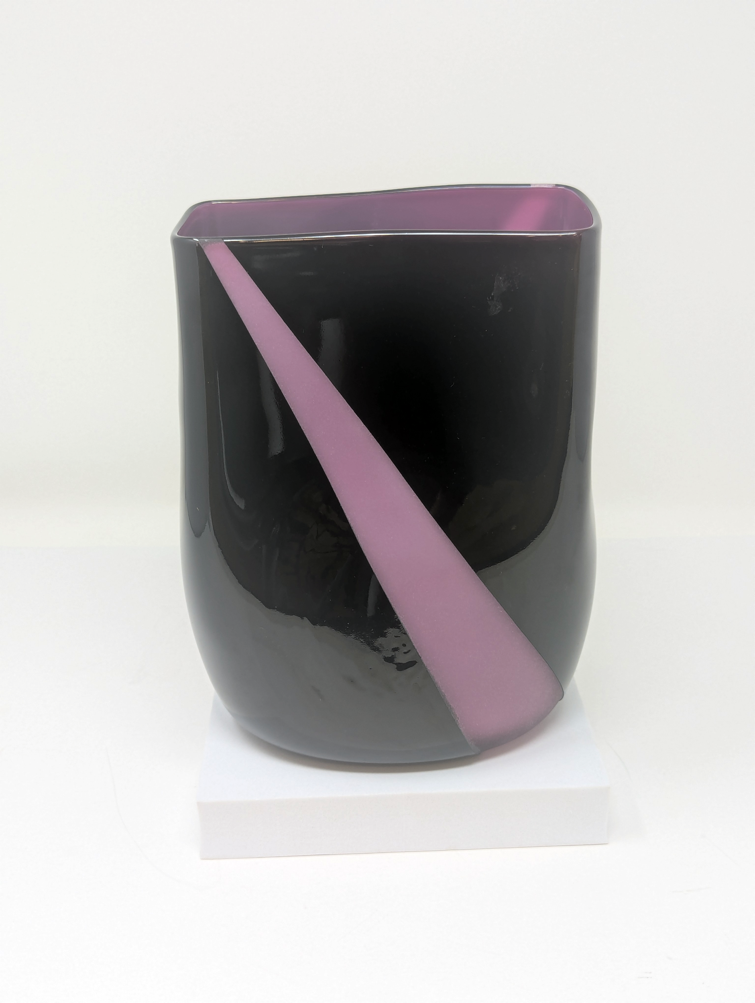 Black and Purple Glass Vase 1.png