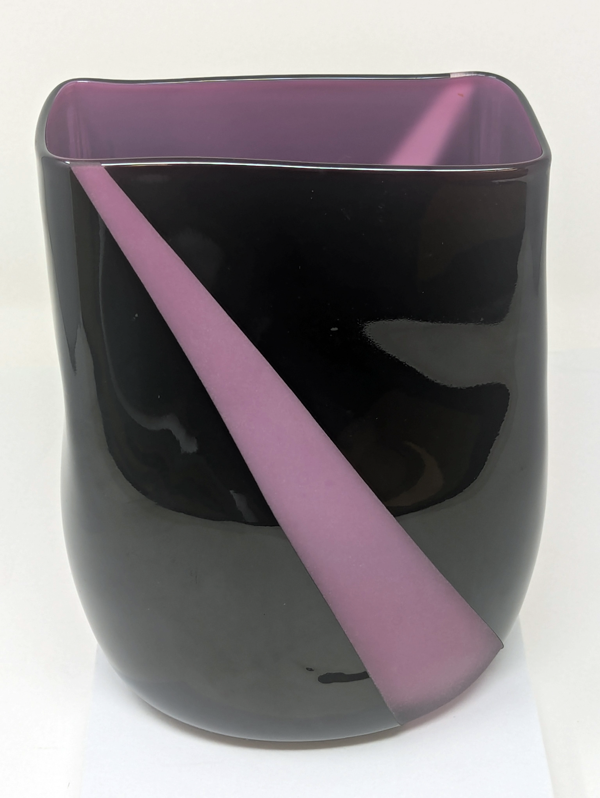 Black and Purple Glass Vase 2.png
