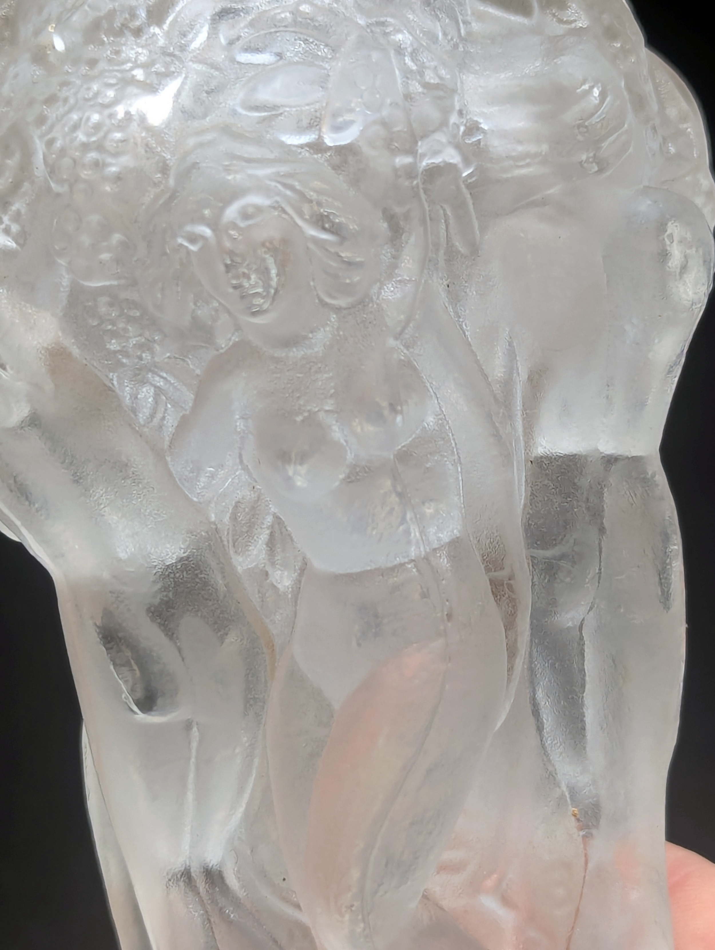 Glass Ladies Vase 4.MP.png