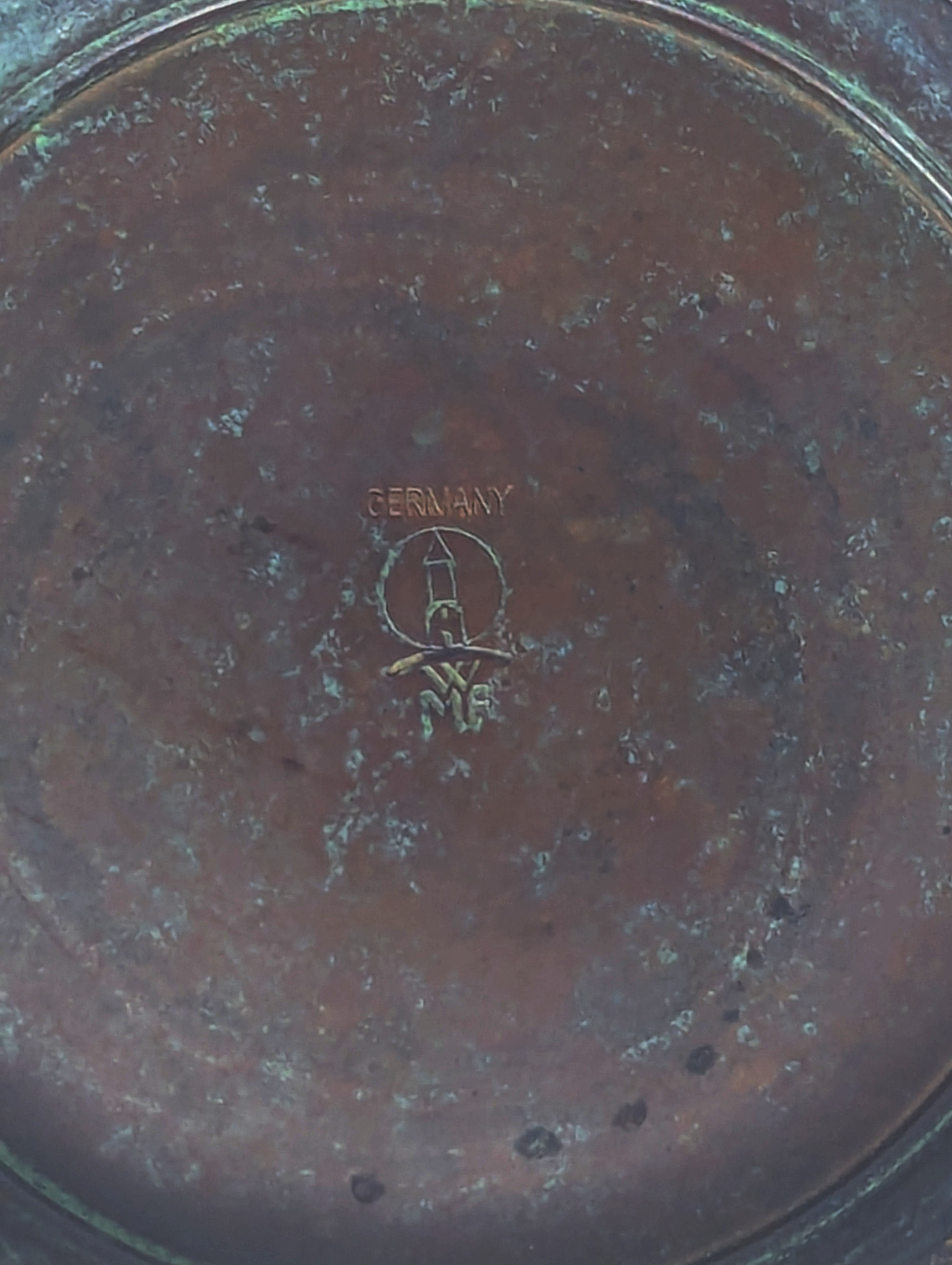 Metal Vase 6.png