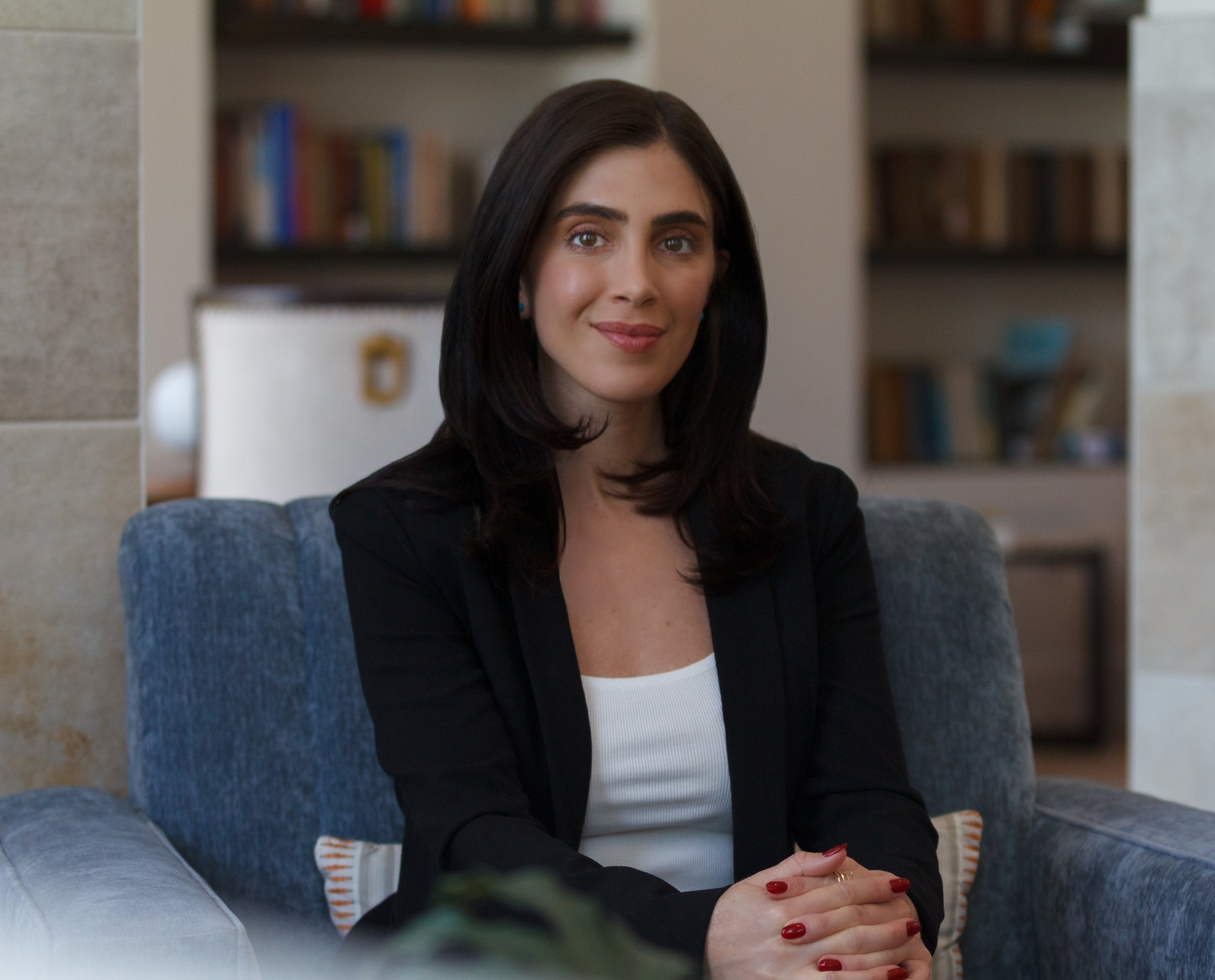 Desiree Polonis, LCSW, online therapist providing therapy, psychedelic integration, and clinician consultation in Florida, California and Colorado.