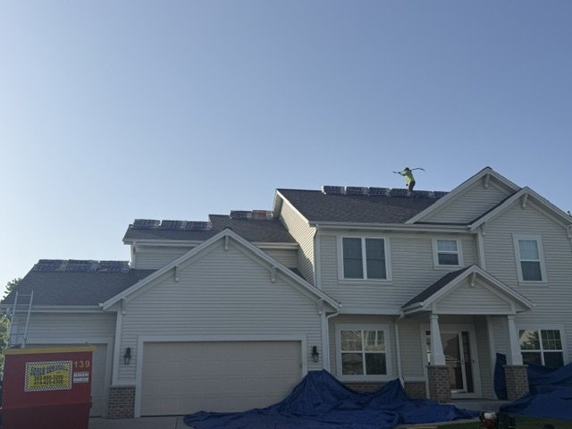 Home starting to have roof replaced