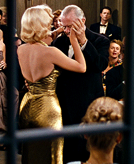tumblr_78b93628ef8a8eb5521eb8a8b41efa01_bc63a351_400.gif